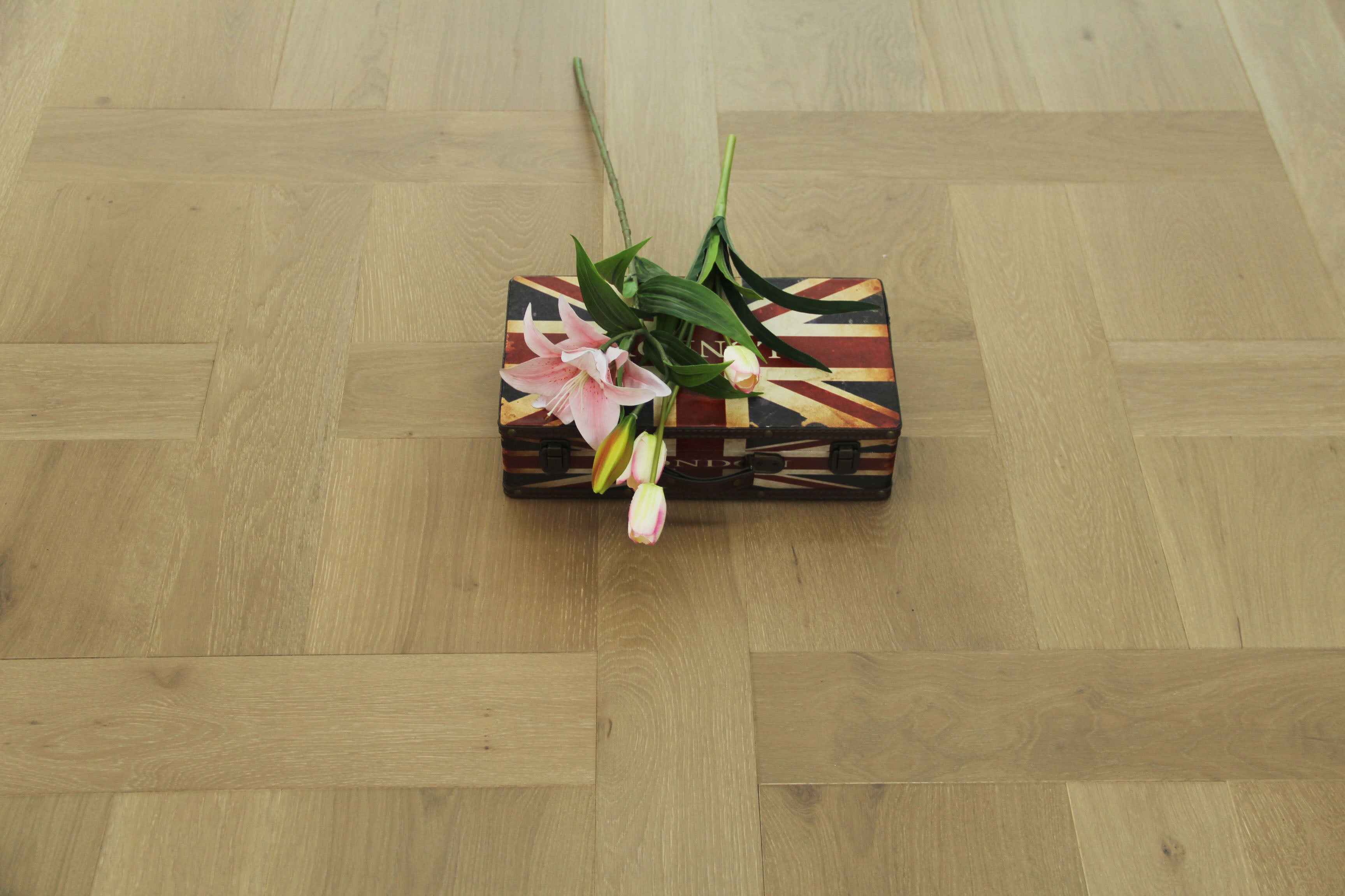 Oak Brushed L-Grey Lacquered Basketweave Engineered Wood Flooring BBW1501