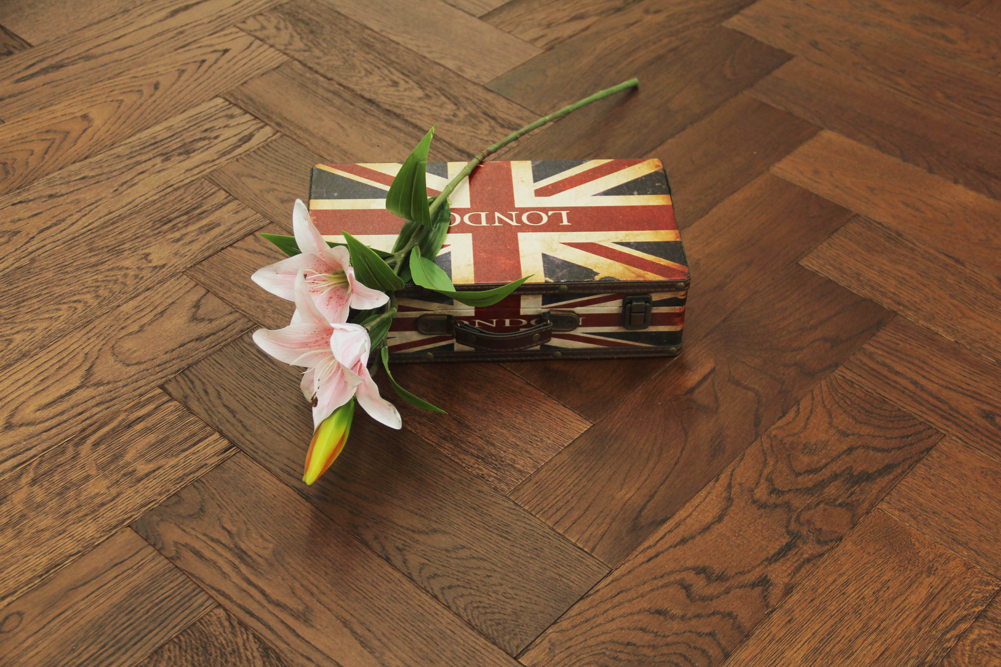 Oak Brushed Dark Mahagony Natural Oiled Herringbone Engineered Flooring 430x115x14/3mm BHO1410