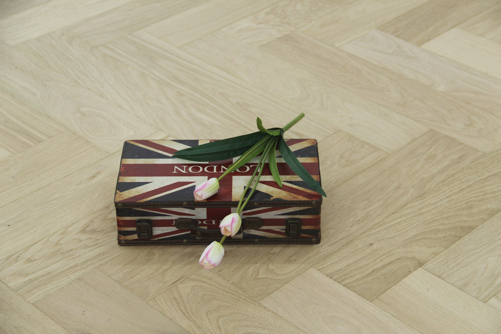 Oak Brushed Invisible Oiled Herrringbone Engineered Wood Flooring 605x125x15/4mm BHO1504