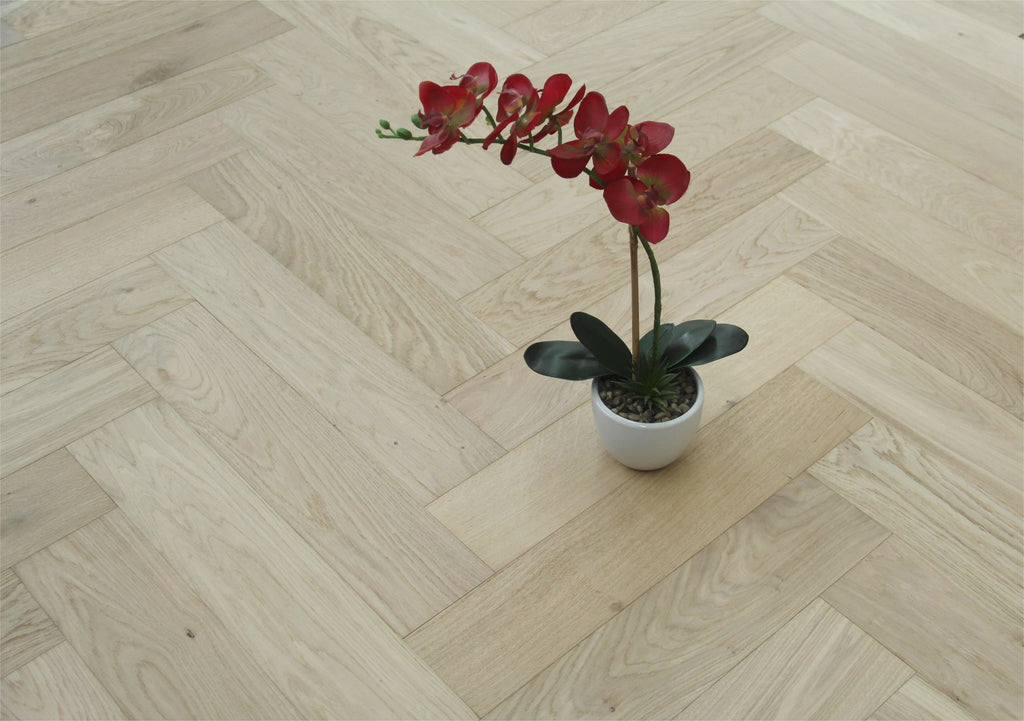 Oak Brushed Invisible Oiled Herrringbone Engineered Wood Flooring 605x125x15/4mm BHO1504