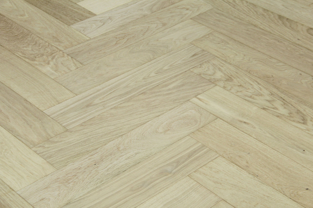 Oak Brushed Unfinished Herringbone Engineered Wood Flooring 605x125x15/4mm BHO1505