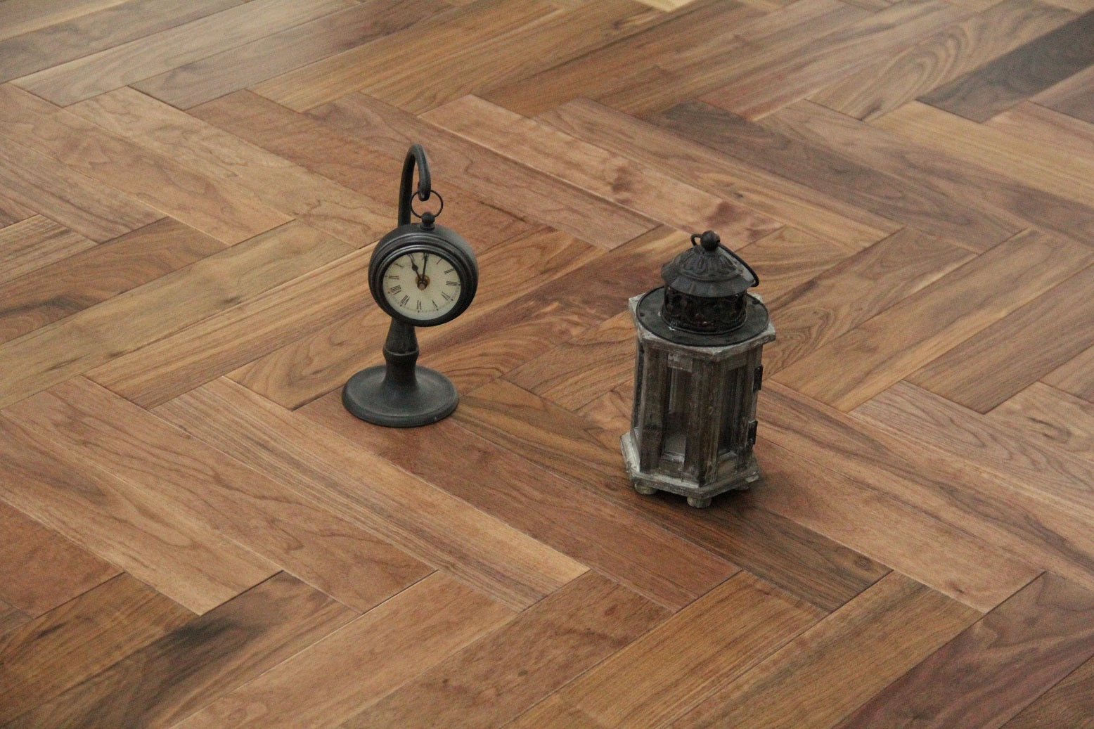 American Black Walnut Lacquered Herringbone Engineered Flooring 600x90x18/4mm BHW1802