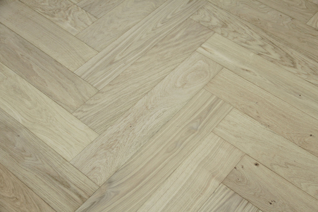 Prime Grade Oak Brushed & Unfinished Herringbone Engineered Wood Flooring 600x90x18/3mm BHO1524
