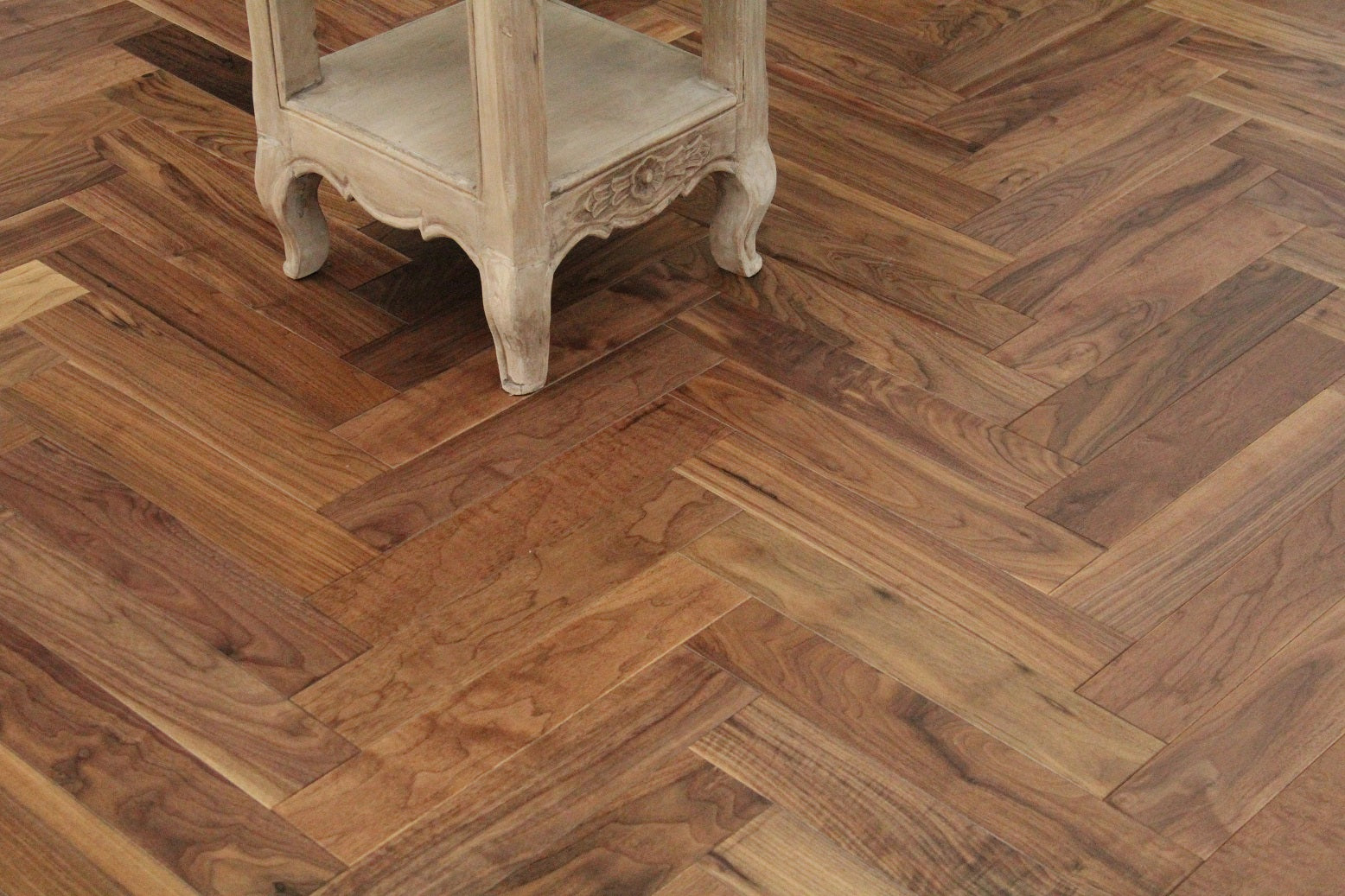 American Black Walnut Lacquered Herringbone Engineered Flooring 600x90x18/4mm BHW1802