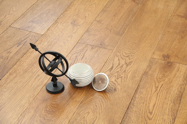 Oak Brushed Gunstock Lacquered Engineered Wood Flooring 1900x190x20/6mm BEO2002
