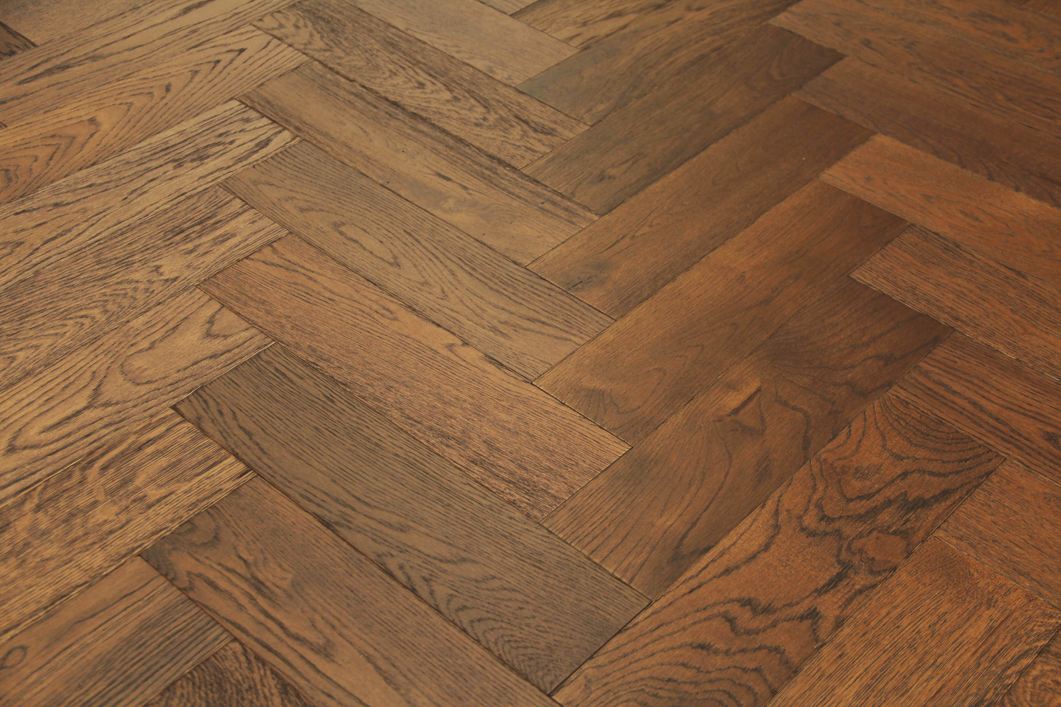 Oak Brushed Dark Mahagony Natural Oiled Herringbone Engineered Flooring 430x115x14/3mm BHO1410