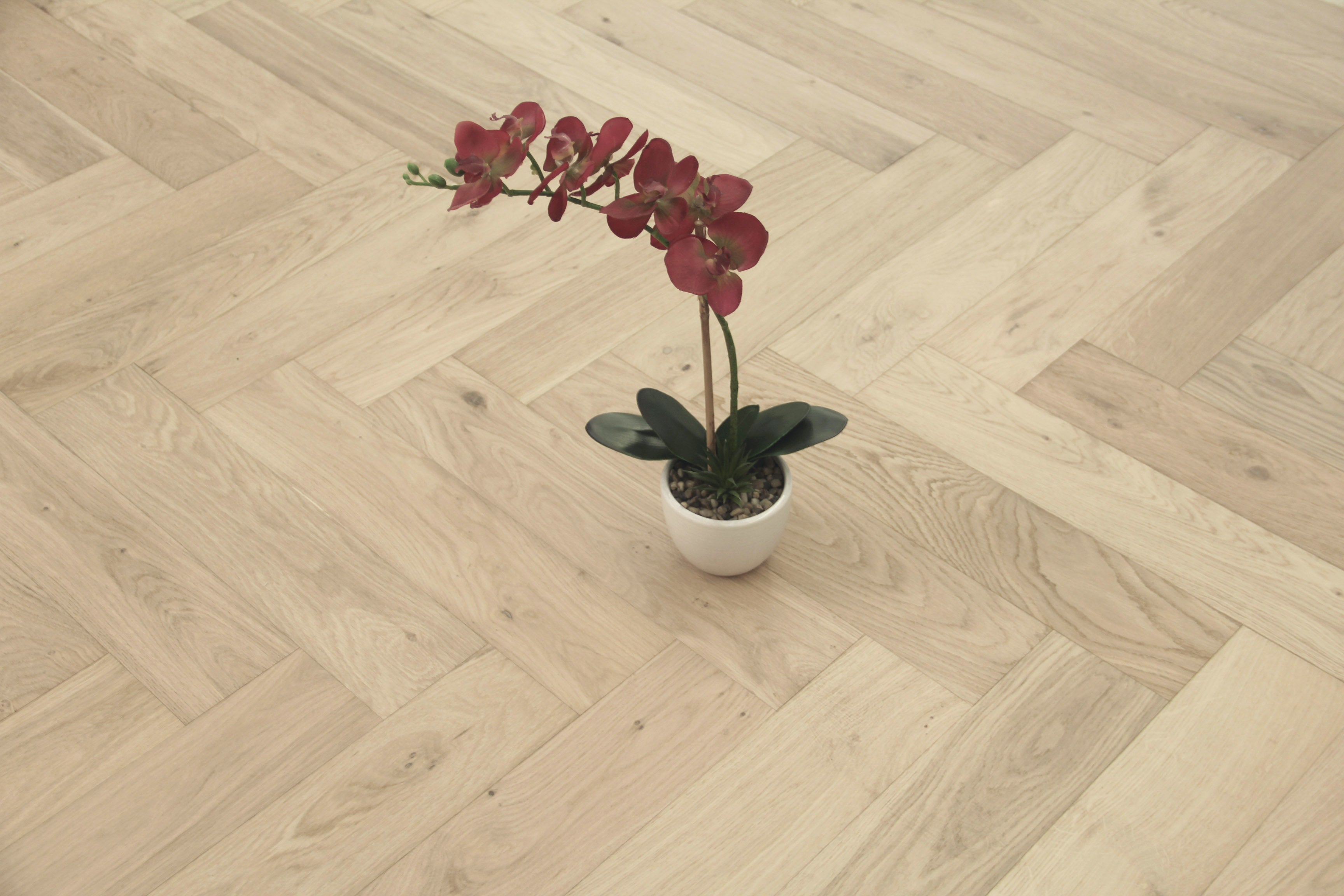Brushed & Unfinished Oak Engineered Herringbone Flooring BHO1400