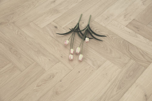 Brushed & Unfinished Oak Engineered Herringbone Flooring BHO1400