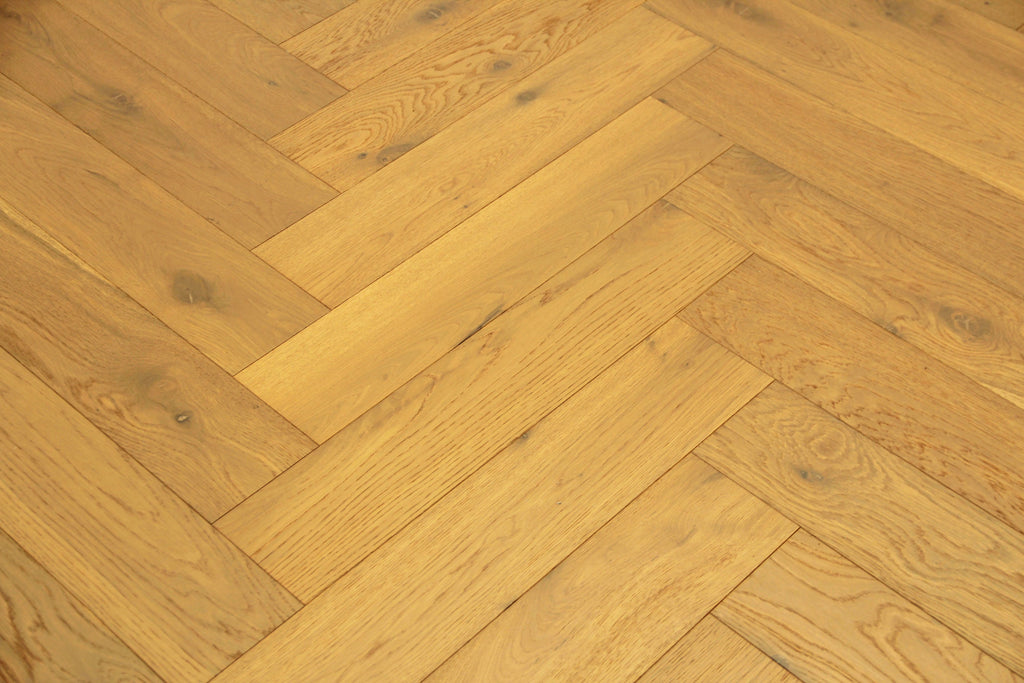 Oak Smoked Brushed Lacquered Herringbone Engineered Flooring 605x125x15/4mm BHO1503