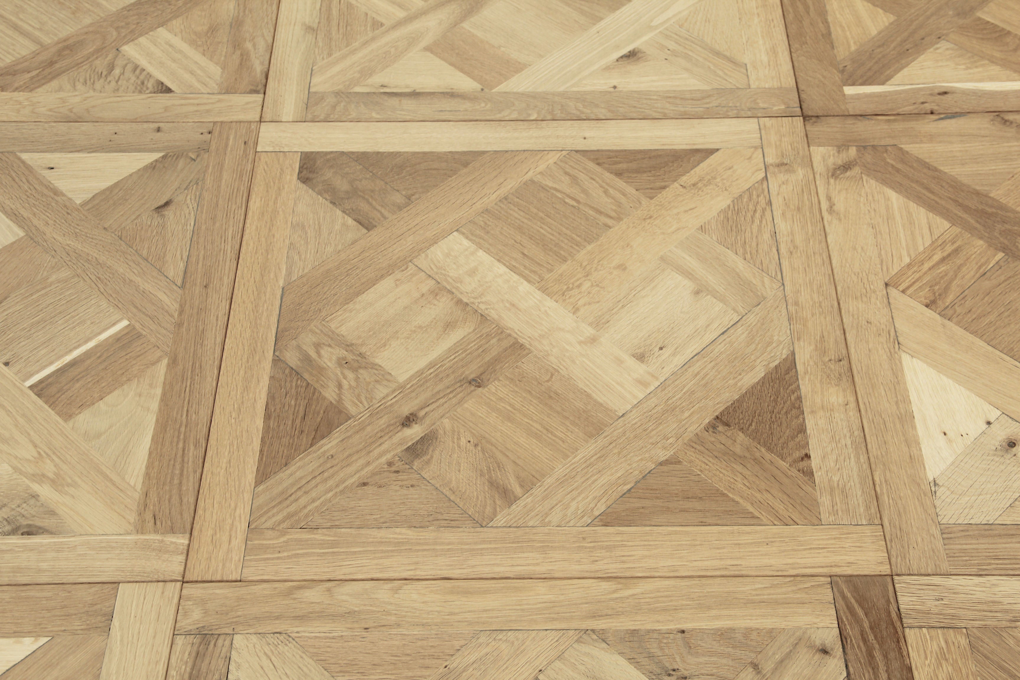 Oak Smoked Brushed Unfinished Versailles Panel Flooring 580x580x20/6mm BPE2004