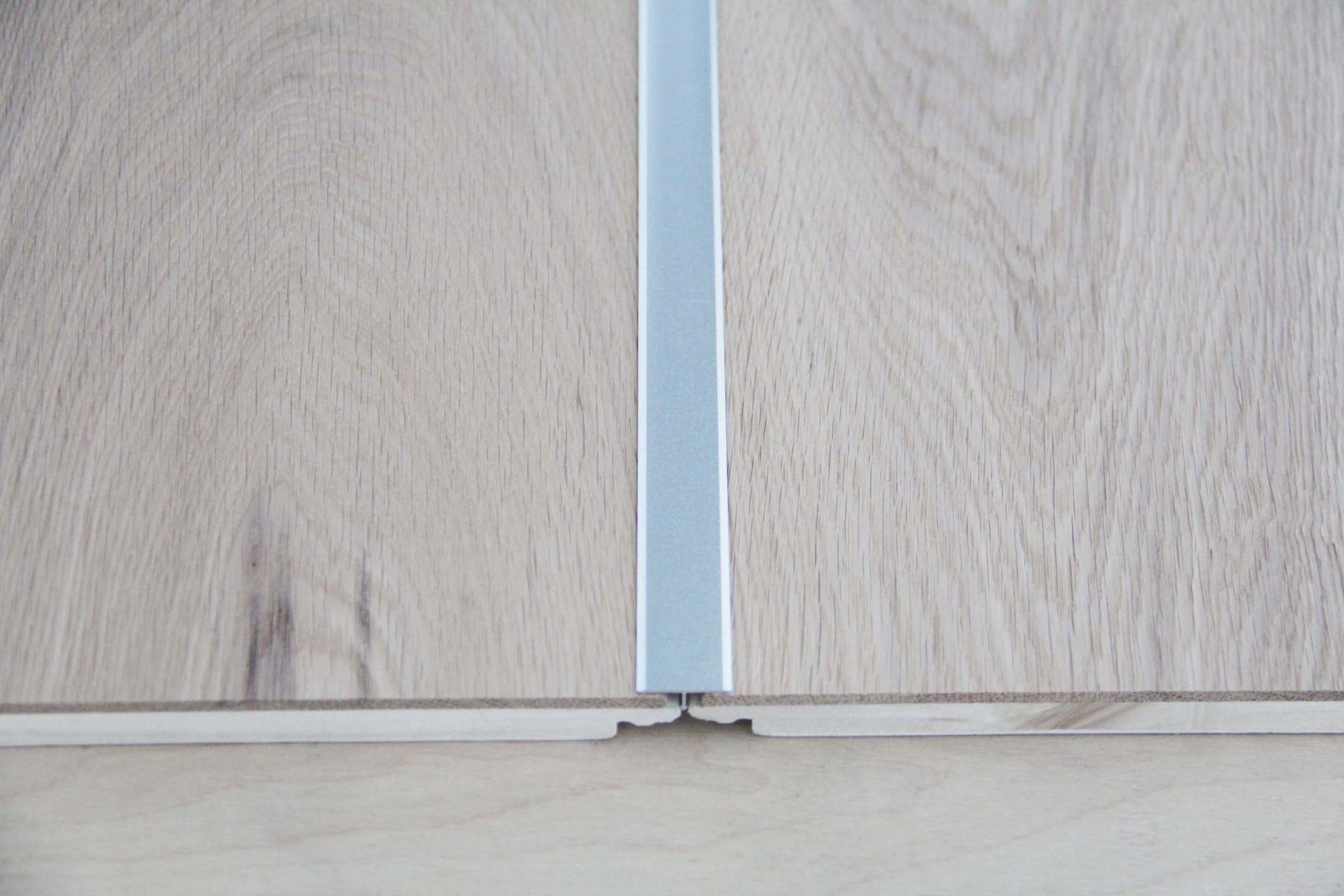 Silver Aluminium Door threshold 2.7m x 20mm x 7mm BAC011
