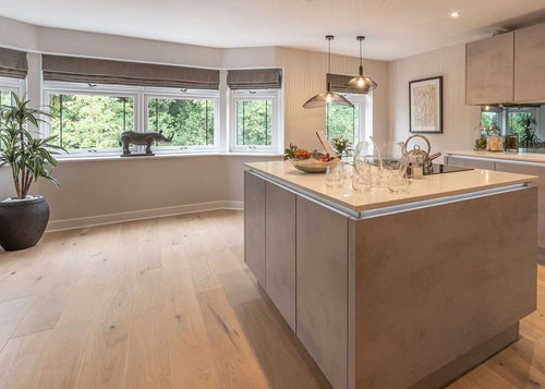 Brushed Light Natural Oak 5G Click Engineered Flooring BEO1421C