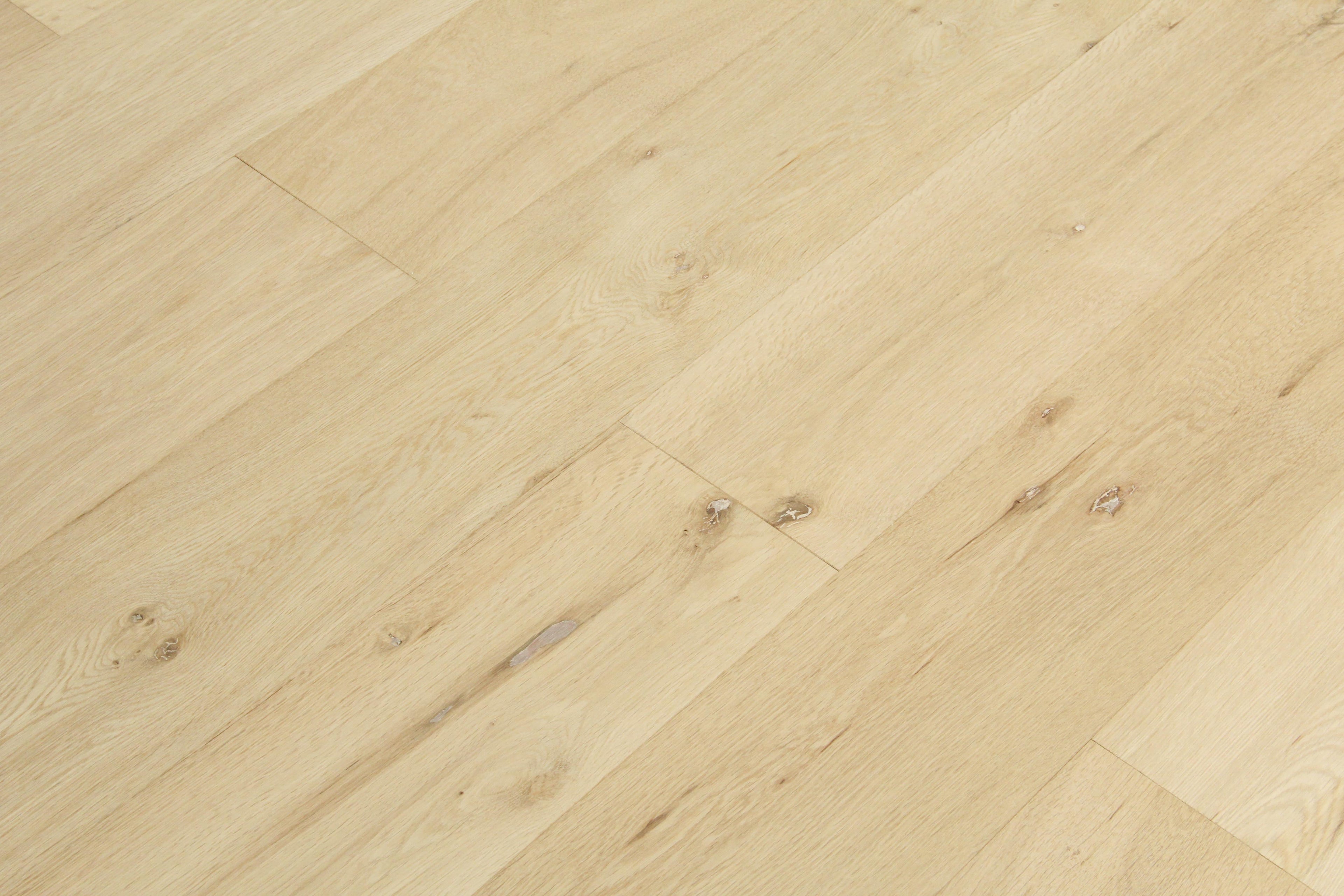 Discontinued Clearance! Oak Unfinished Engineered Flooring 1900x190x15/4mm BEO1591