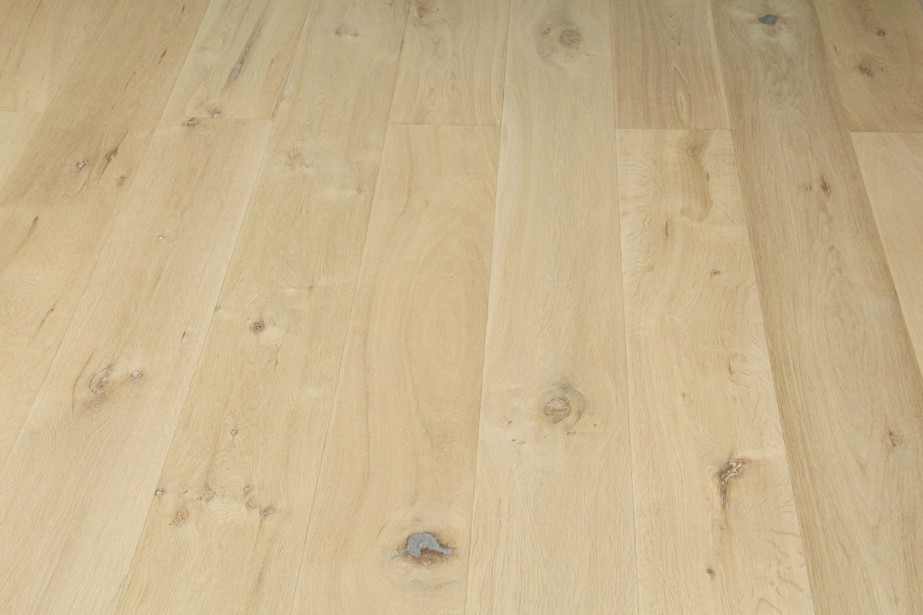 Discontinued Clearance! Oak Unfinished Engineered Flooring 1900x190x15/4mm BEO1591