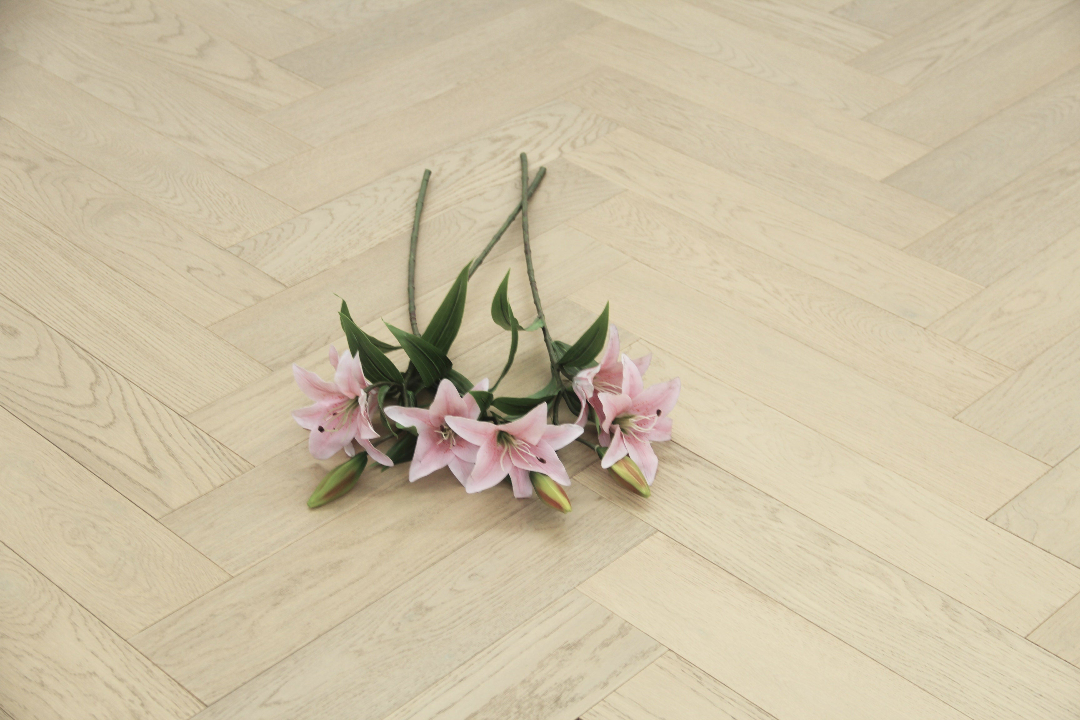 Brushed & White UV Oiled Oak Engineered Herringbone Flooring BHO1408