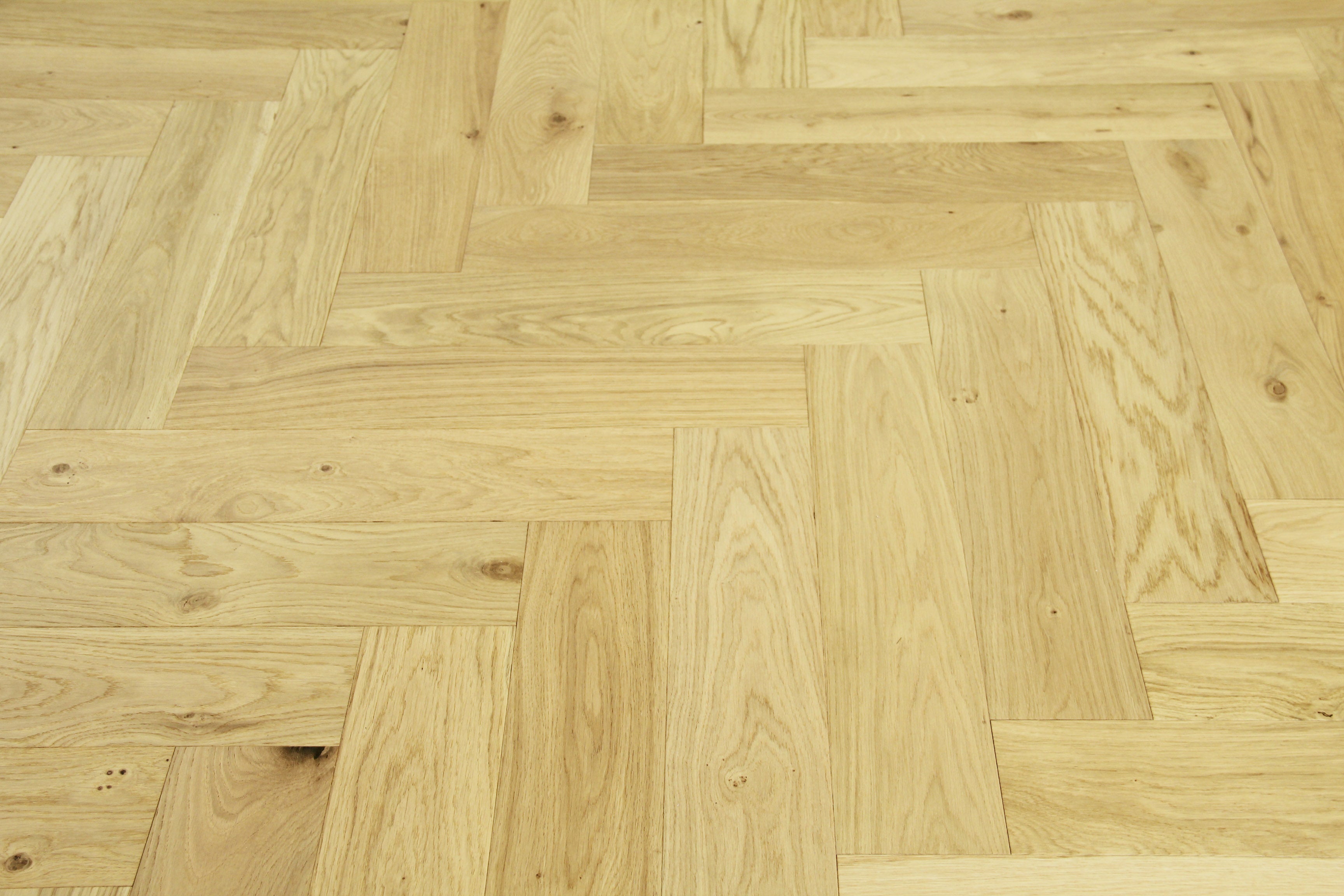 Oak Brushed & UV Lacquered Engineered Herringbone BHO1411