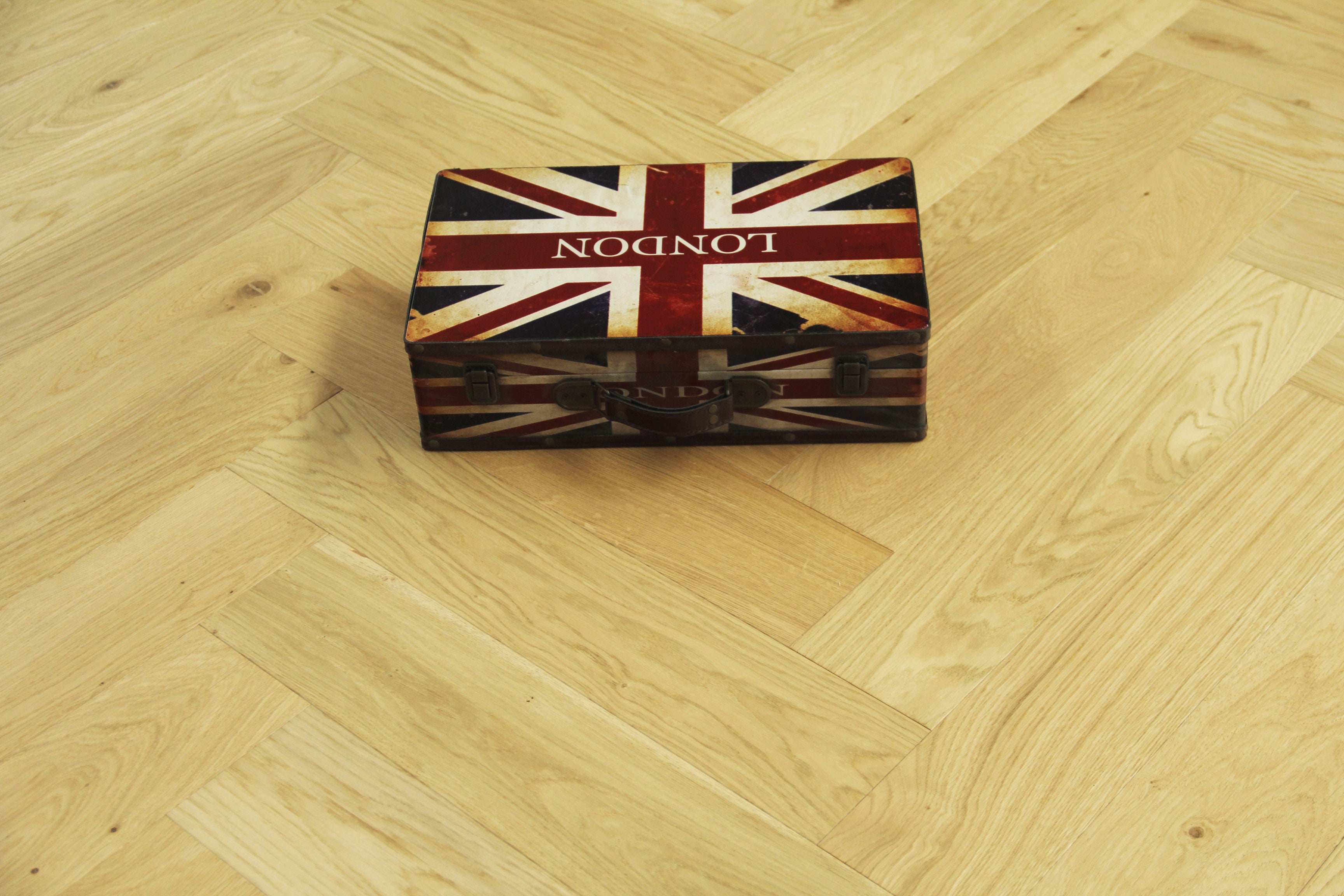 Oak Brushed & UV Lacquered Engineered Herringbone BHO1411