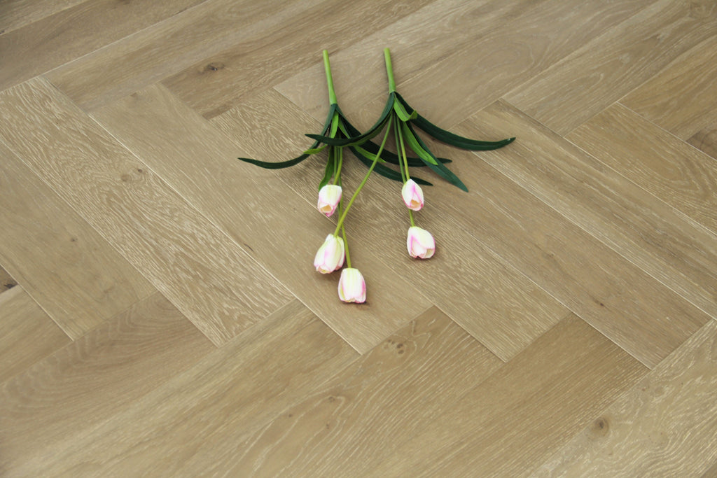 Oak Brushed L-Grey Lacquered Herringbone Engineered Wood Flooring 605x125x15/4mm BHO1501