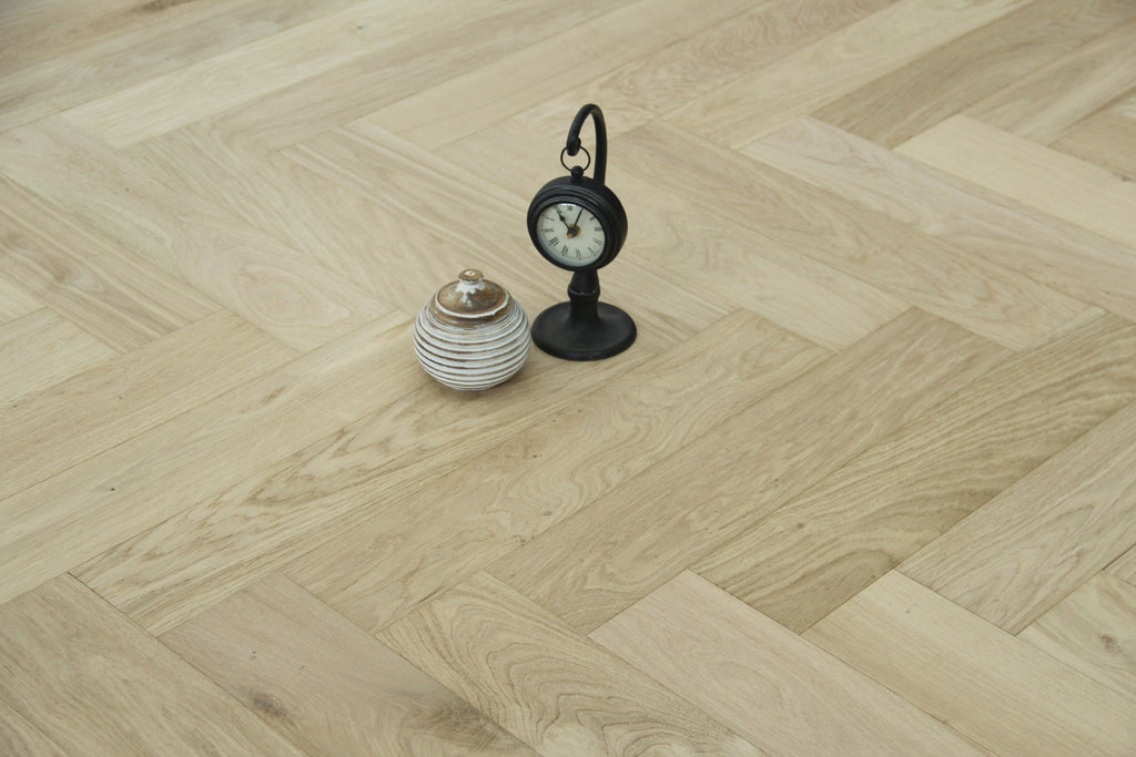 Prime Grade Oak Brushed & Unfinished Herringbone Engineered Wood Flooring 600x90x18/3mm BHO1524