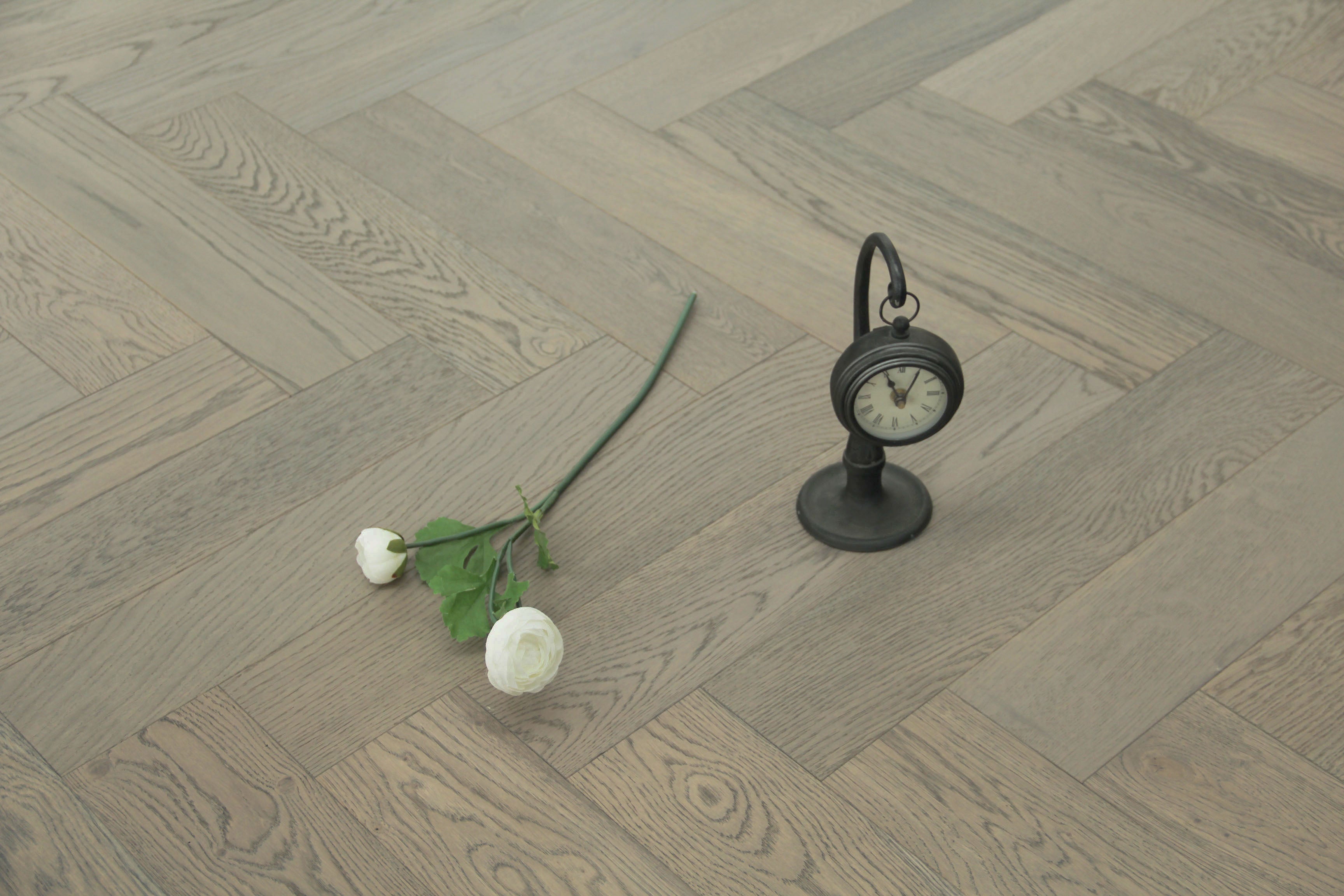 Oak Brushed L-Charcoal Lacquered Herringbone Engineered Wood Flooring 605x125x15/4mm BHO1502