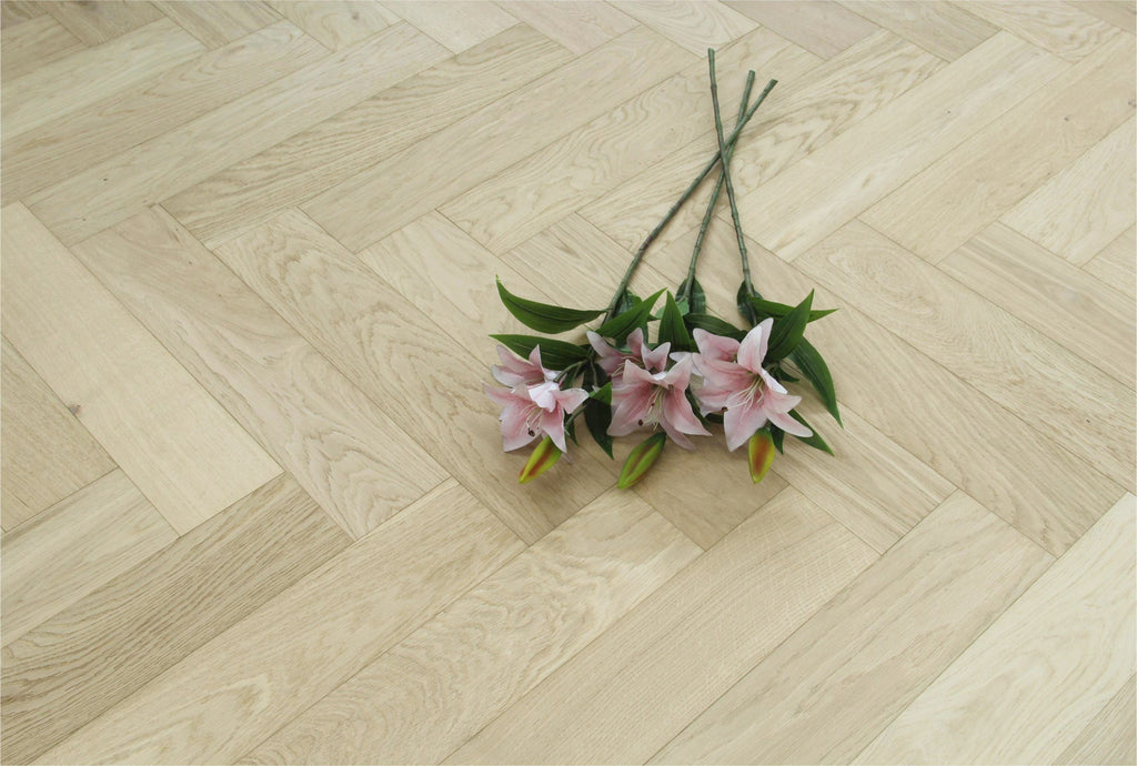 Prime Grade Oak Brushed & Unfinished Herringbone Engineered Wood Flooring 600x90x15/3mm BHO1525