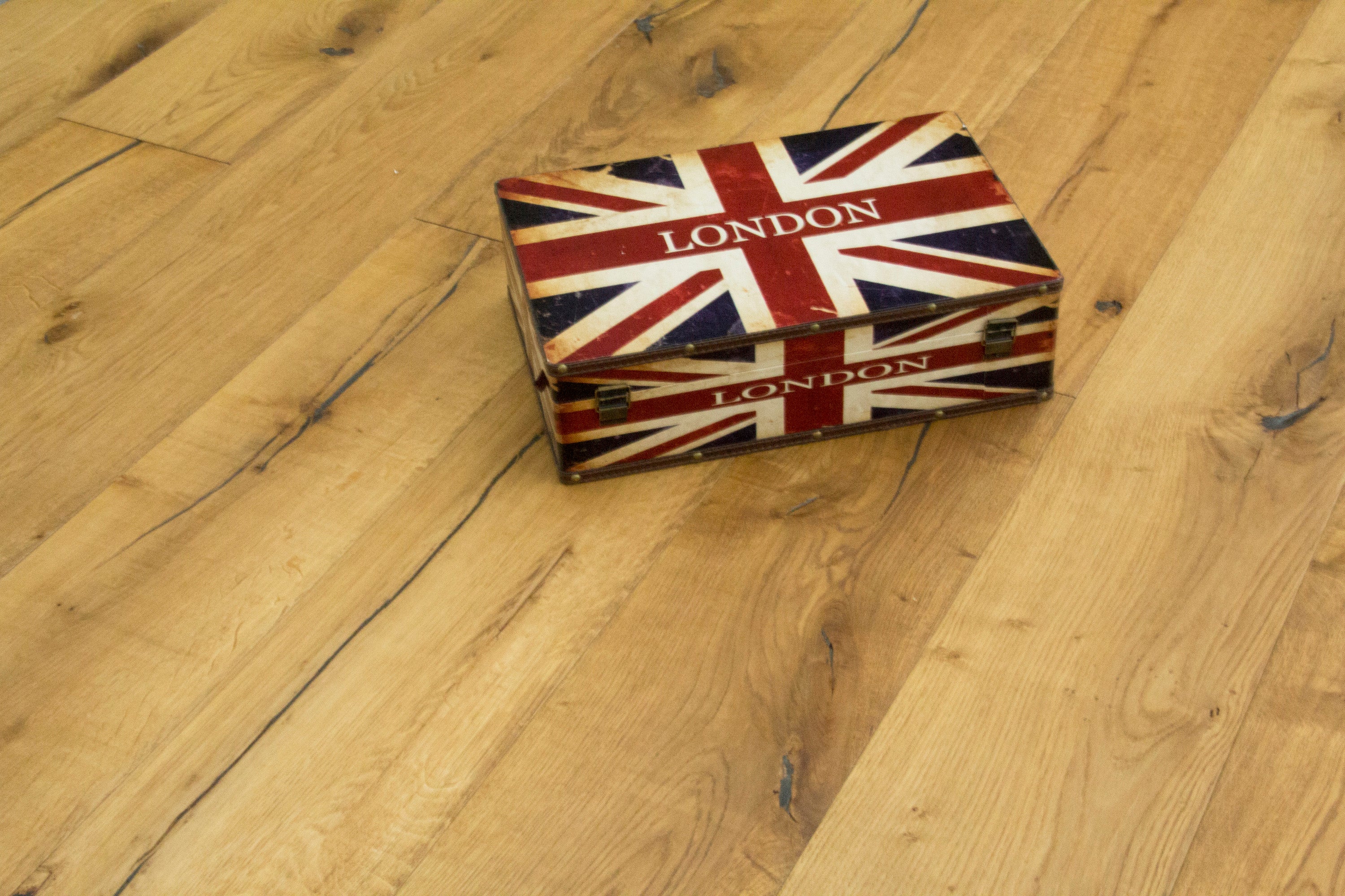 Oak Brushed Distressed Saw Mark Natural Oiled Engineered Flooring 1900x240x15/4mm BEO1572