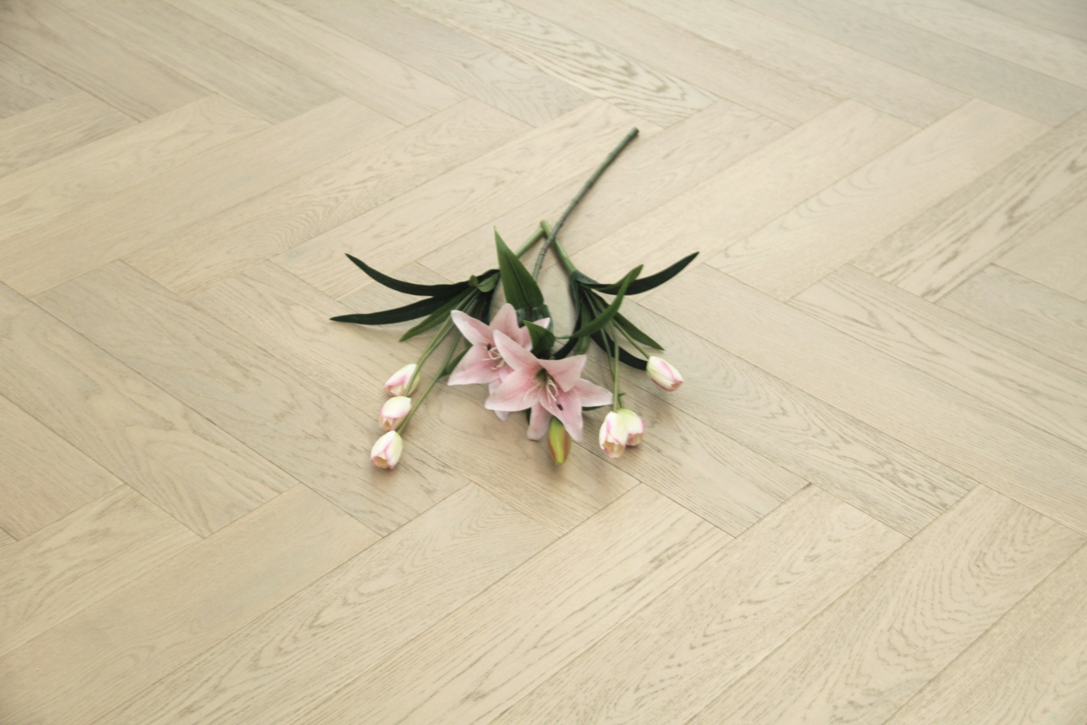 Brushed & White UV Oiled Oak Engineered Herringbone Flooring BHO1408