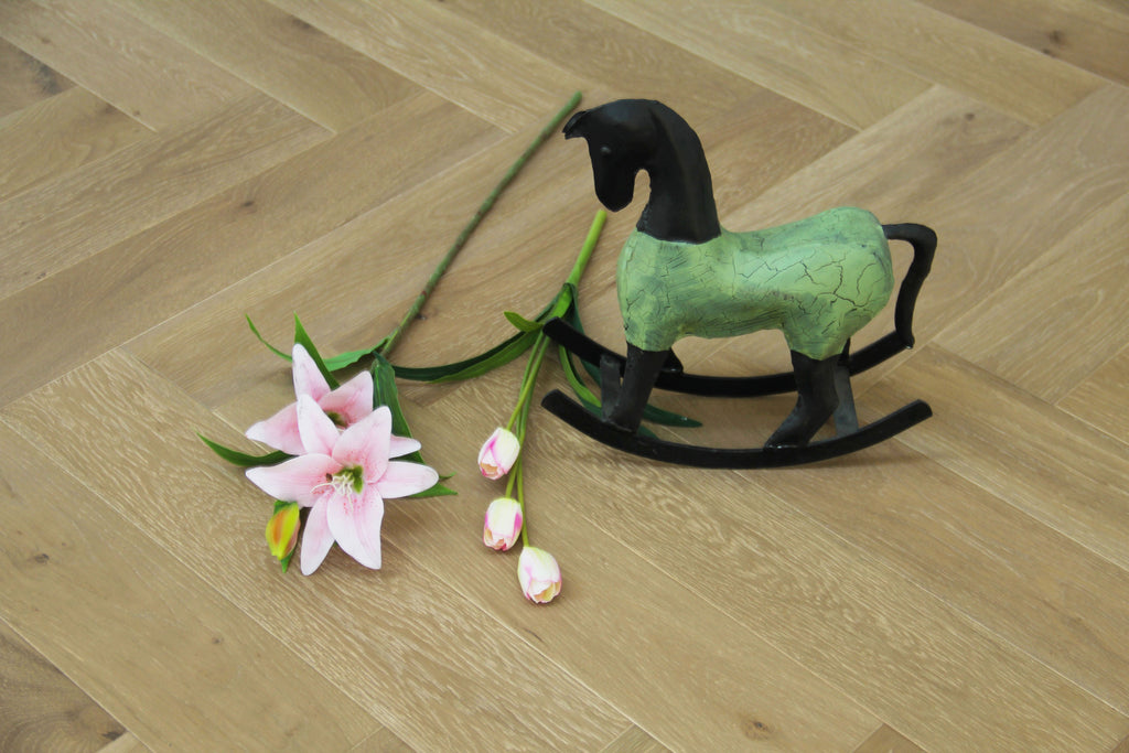 Oak Brushed L-Grey Lacquered Herringbone Engineered Wood Flooring 605x125x15/4mm BHO1501