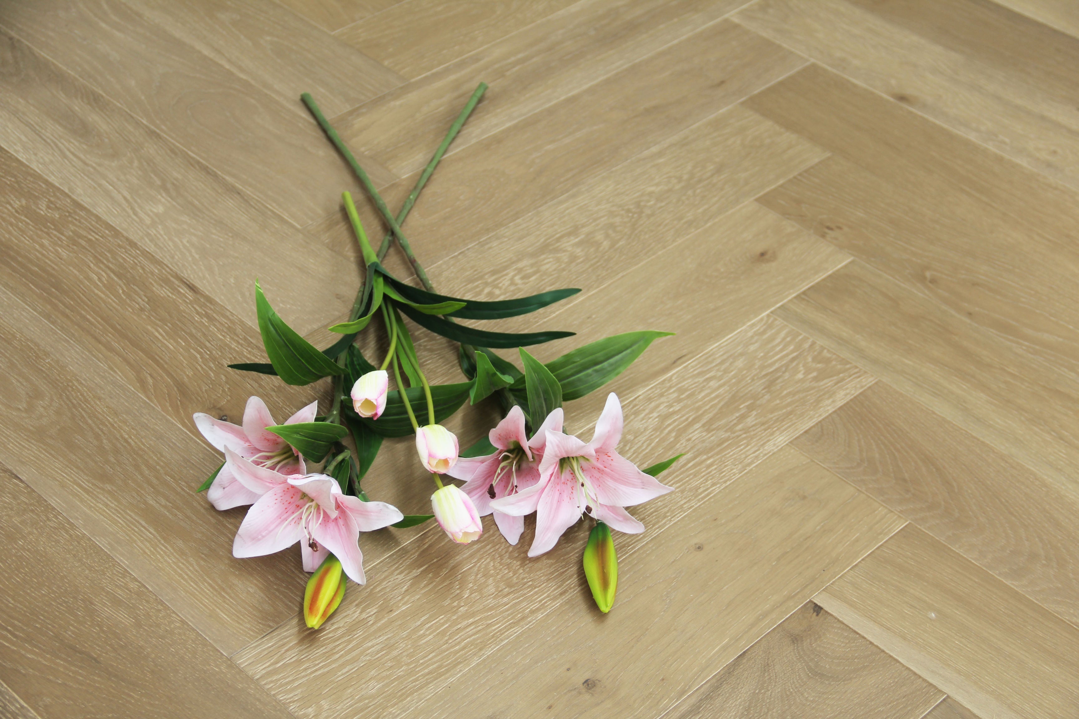 Oak Brushed L-Grey Lacquered Herringbone Engineered Wood Flooring 605x125x15/4mm BHO1501