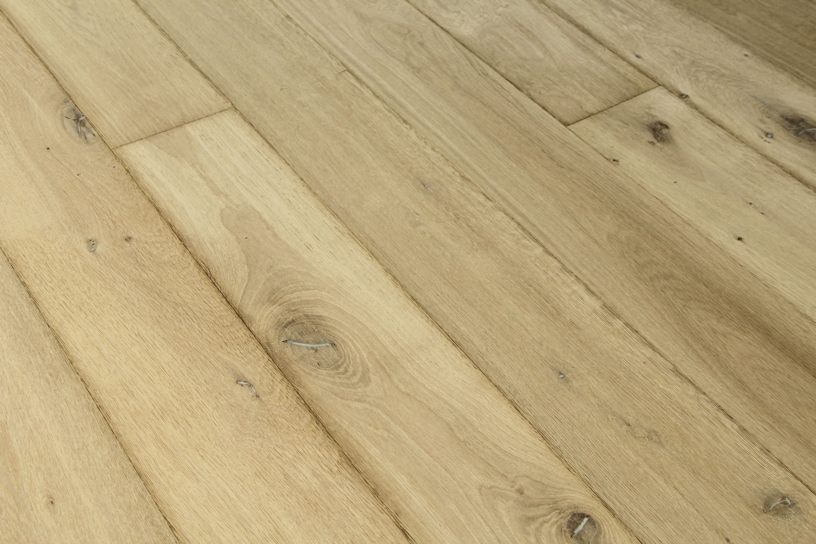 Oak Smoked Brushed Unfinished Engineered Flooring 1880x180x15/4mm BEO1584