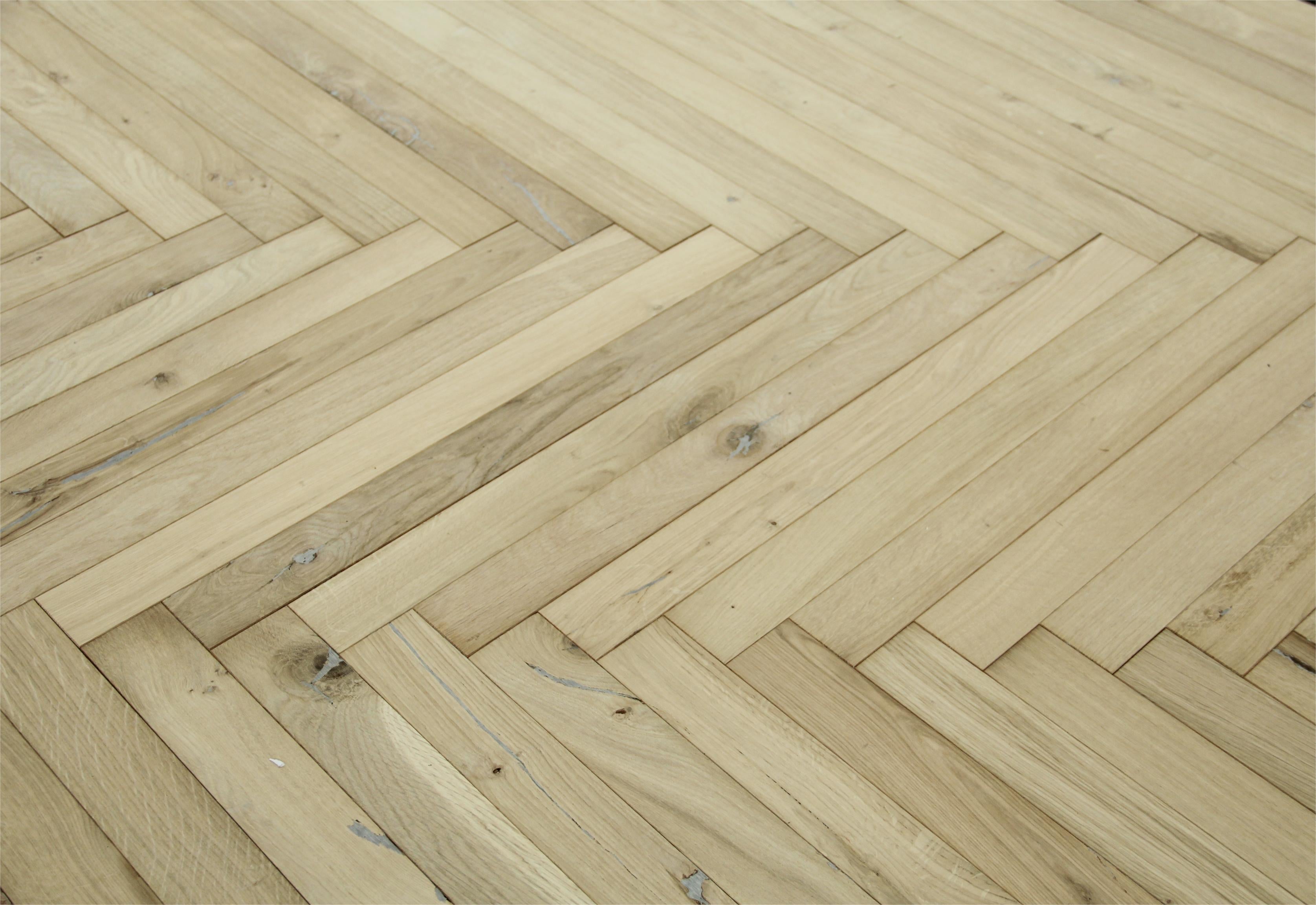 Oak Unfinished Herringbone Wood Flooring 580x60x20/6mm BHO2001