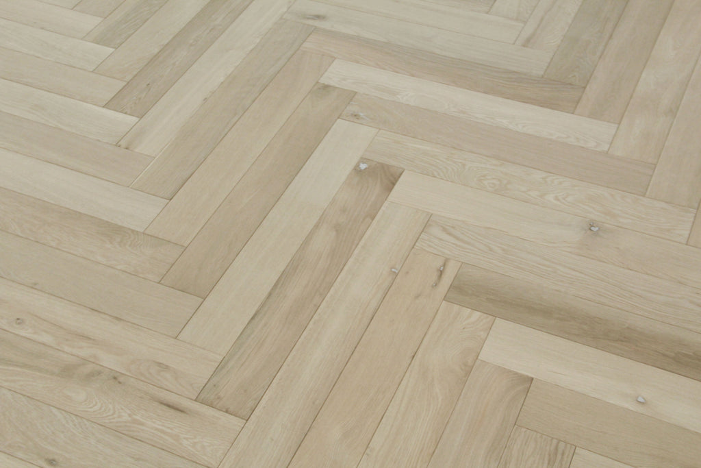 Oak Unfinished Herringbone Wood Flooring 550x90x20/6mm  BHO2002