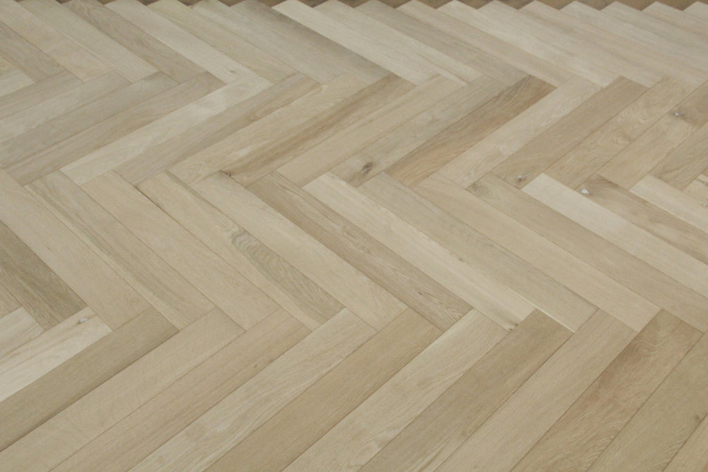 Oak Unfinished Herringbone Wood Flooring 550x90x20/6mm  BHO2002