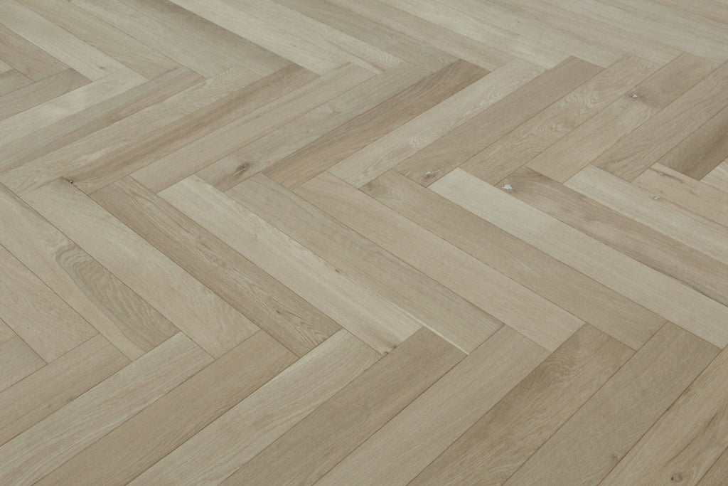Oak Unfinished Herringbone Wood Flooring 500x90x20/6mm BHO2003