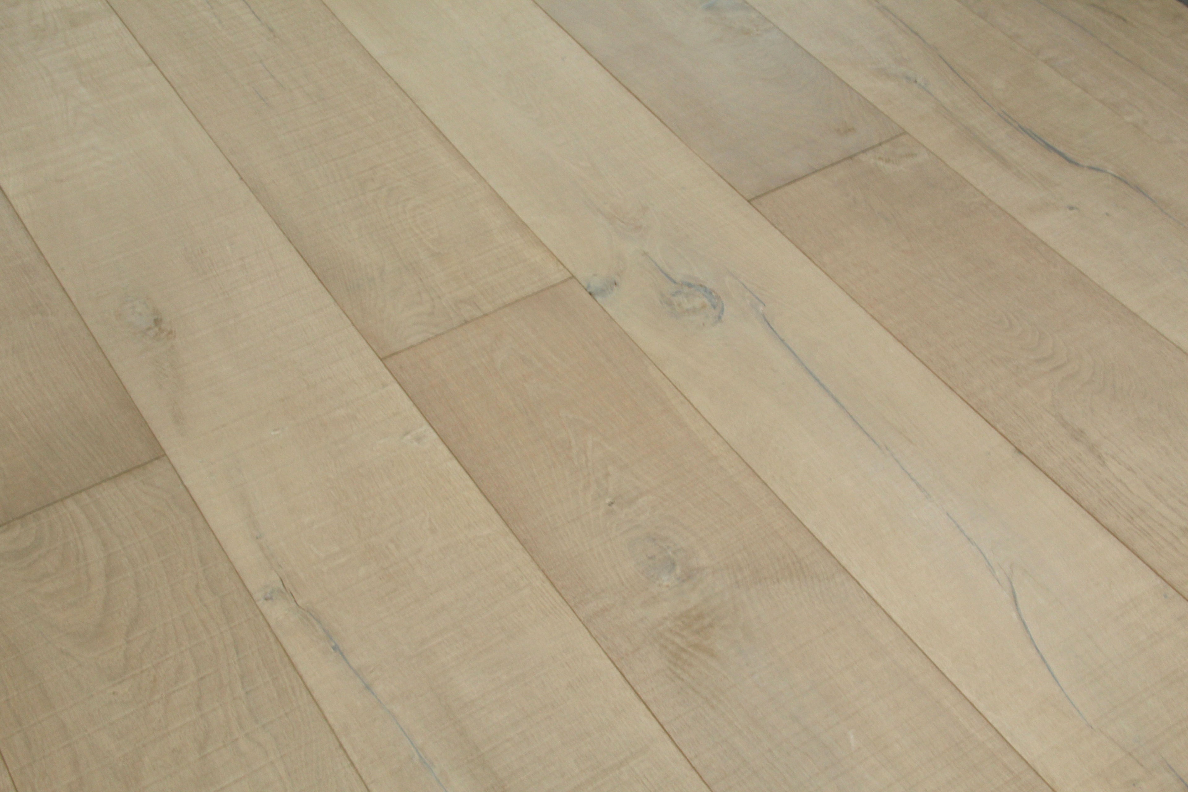 Oak Brushed Distressed Saw Mark Light Oiled Engineered Flooring 1900x240x15/4mm BEO1564
