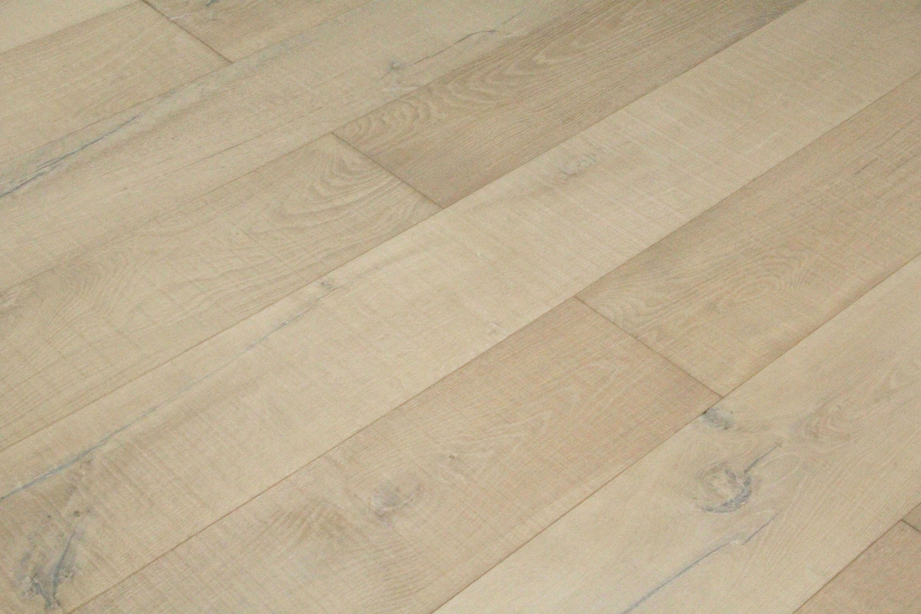 Oak Brushed Distressed Saw Mark Light Oiled Engineered Flooring 1900x240x15/4mm BEO1564