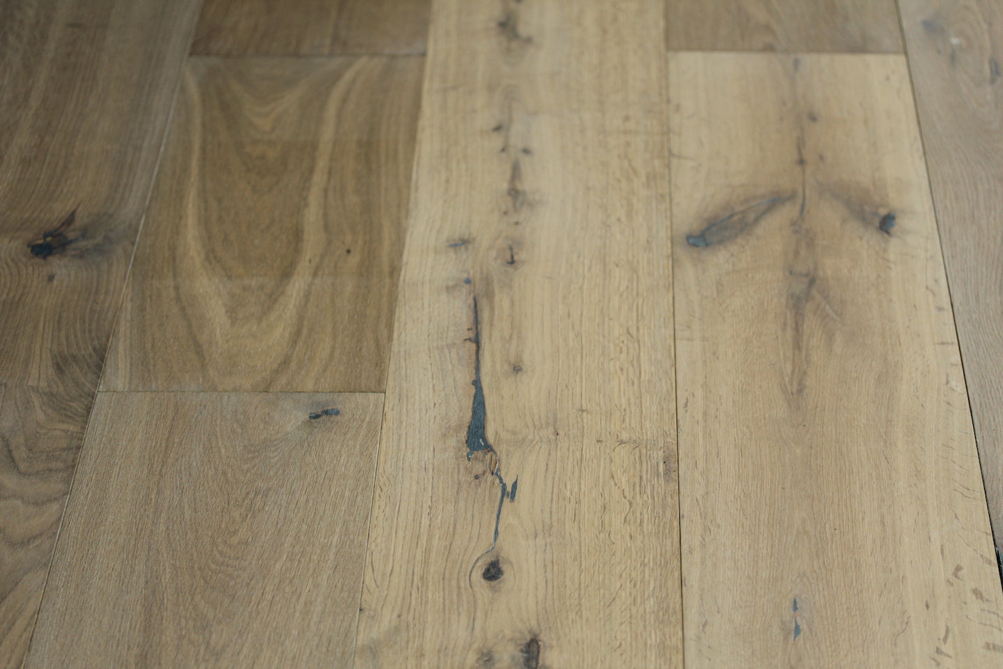 Oak Smoked & White Oiled Engineered Flooring 2200x220x20/6mm BEO2029