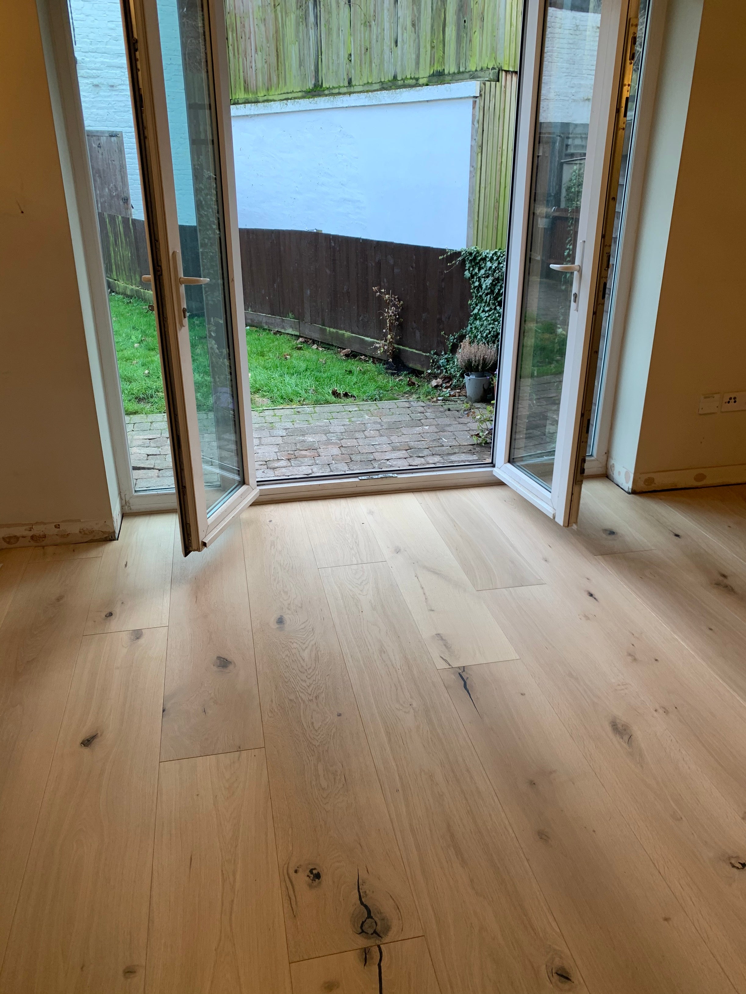 European Oak Brushed Invisible Oiled Engineered Wood Flooring BEO1524