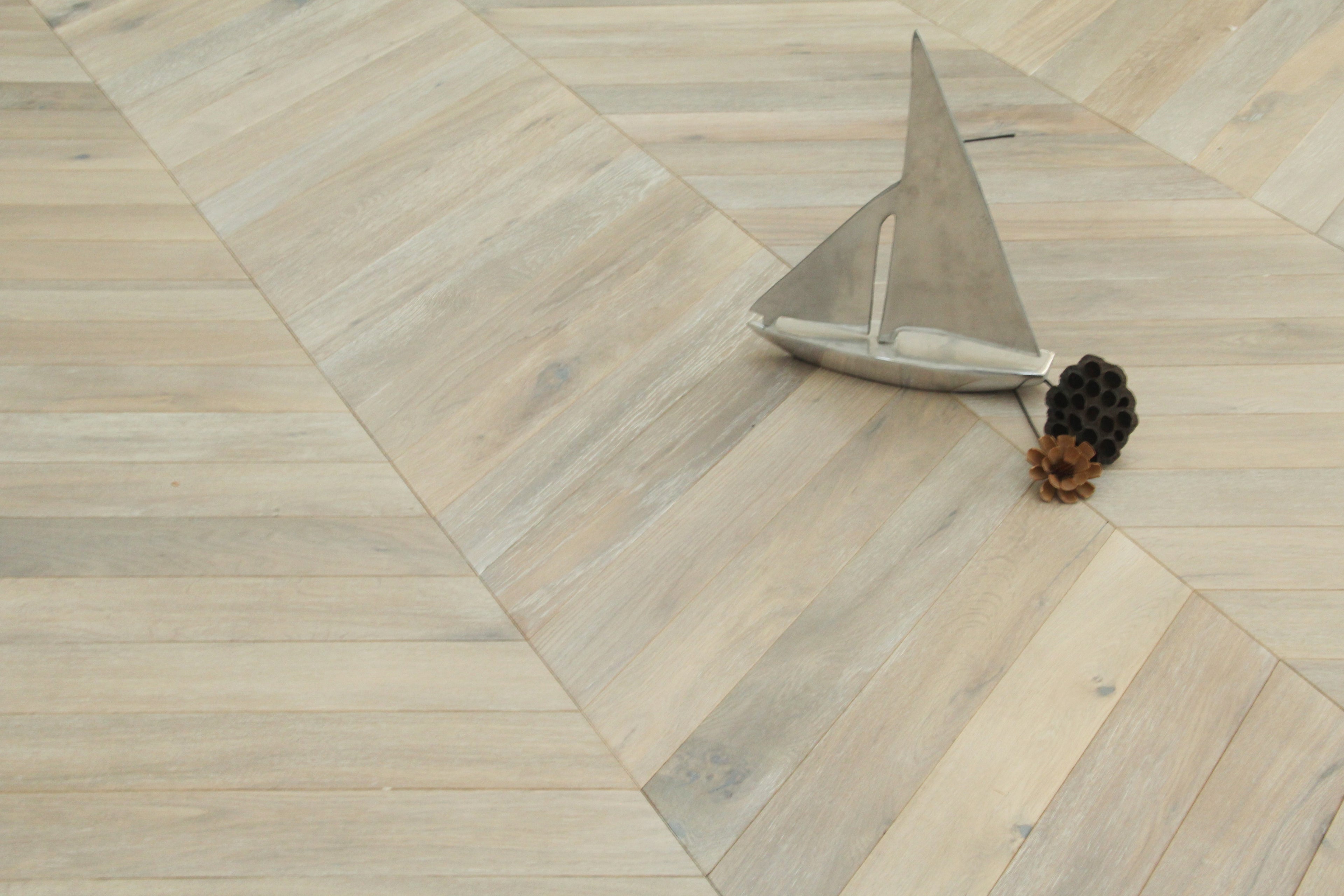 Smoked Grey European Oak Chevron Engineered Flooring 600x90x18/4mm BSR1805