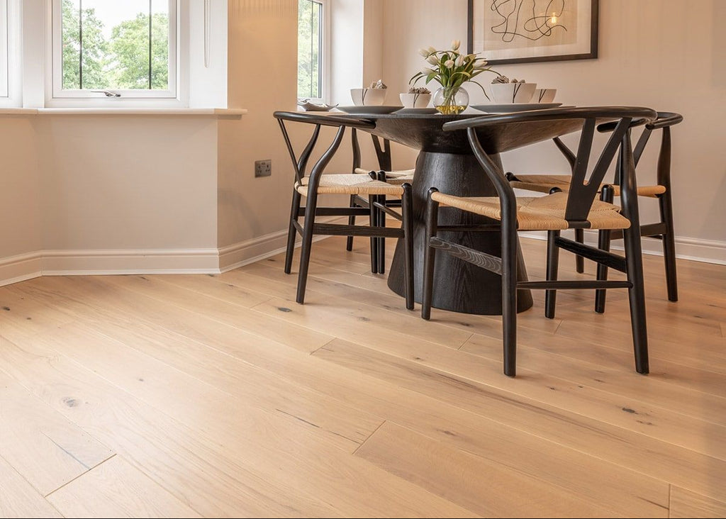 Brushed Light Natural Oak 5G Click Engineered Flooring BEO1421C