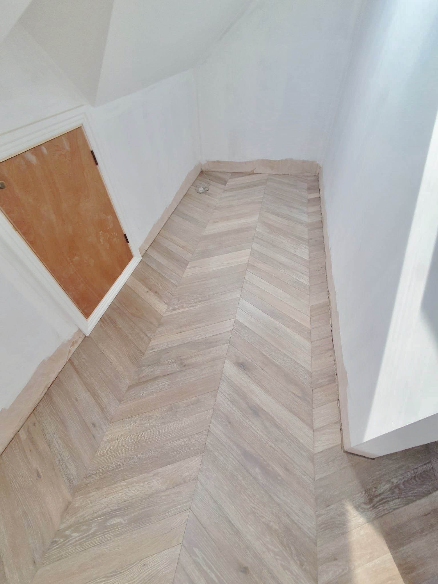 Smoked Grey European Oak Chevron Engineered Flooring 600x90x18/4mm BSR1805