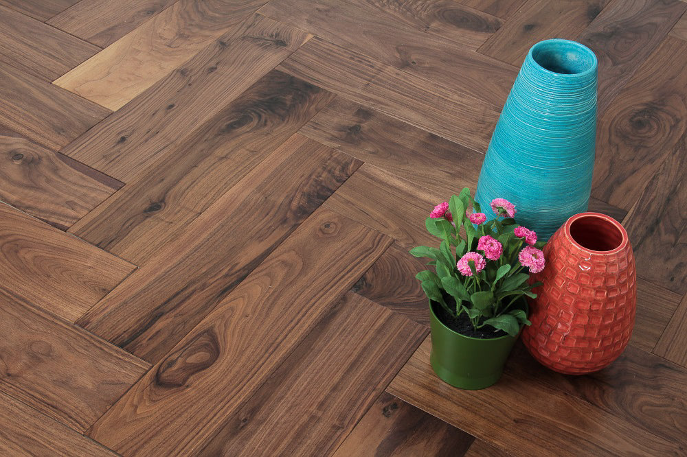 UV Lacquered American Black Walnut Herringbone Wood Flooring BHW1820N