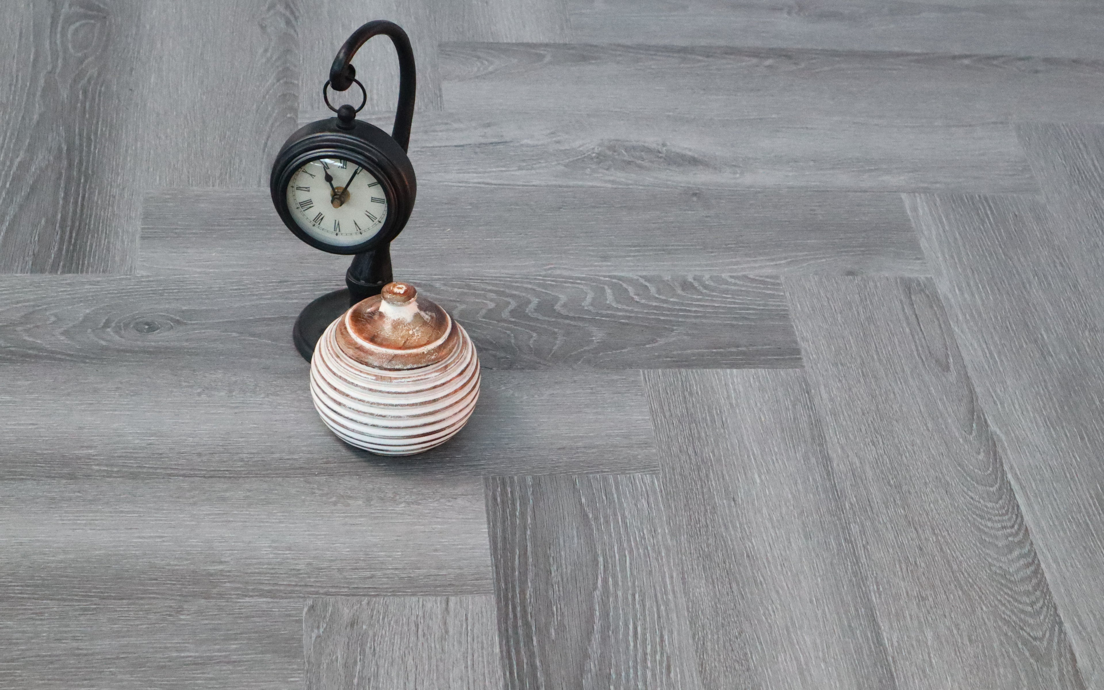 Oak Grey SPC Herringbone Vinyl Click Flooring 600x120x5mm BVH2404