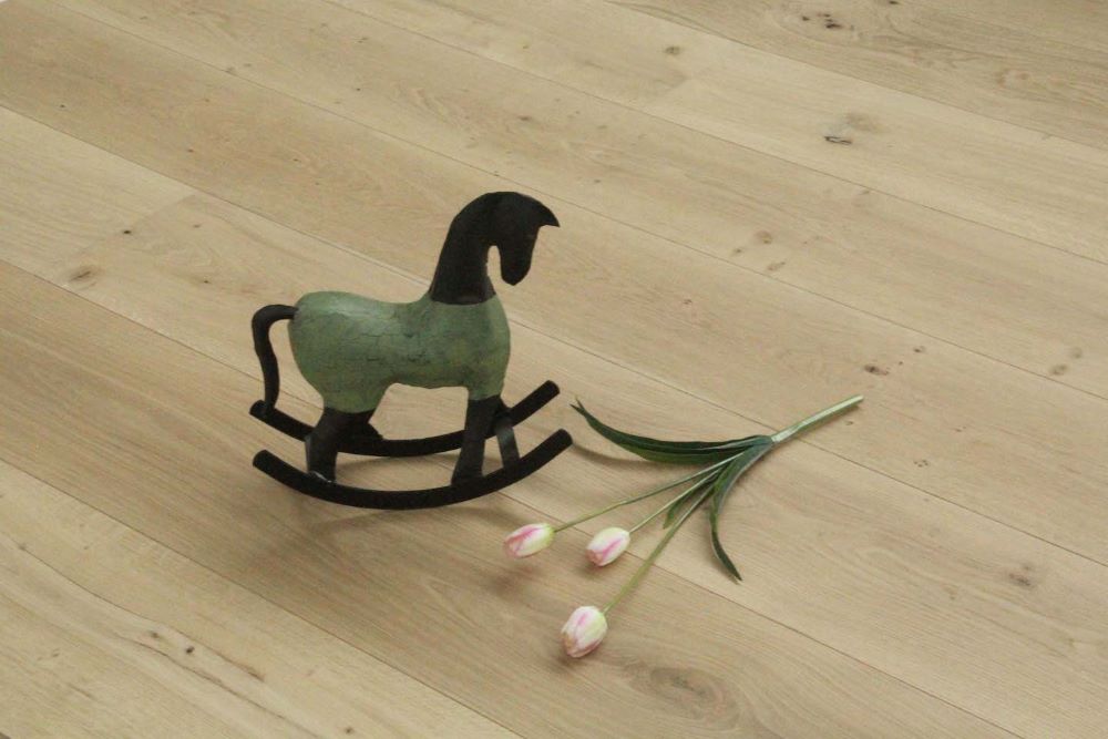 European Oak Brushed Invisible Oiled Engineered Wood Flooring BEO1524