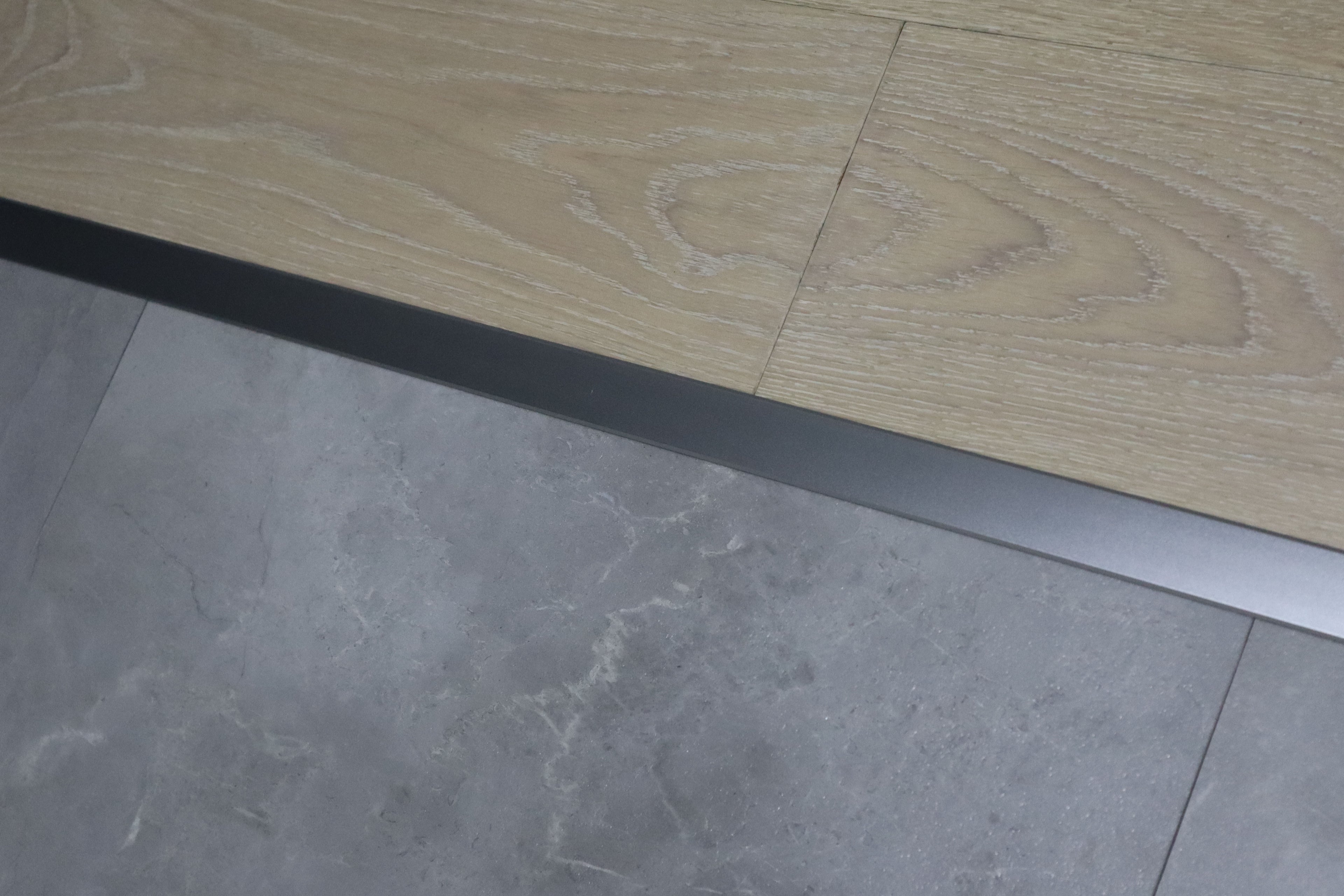 Grey Aluminium T Bar 0.9m x 32mm x 8.5mm BT009