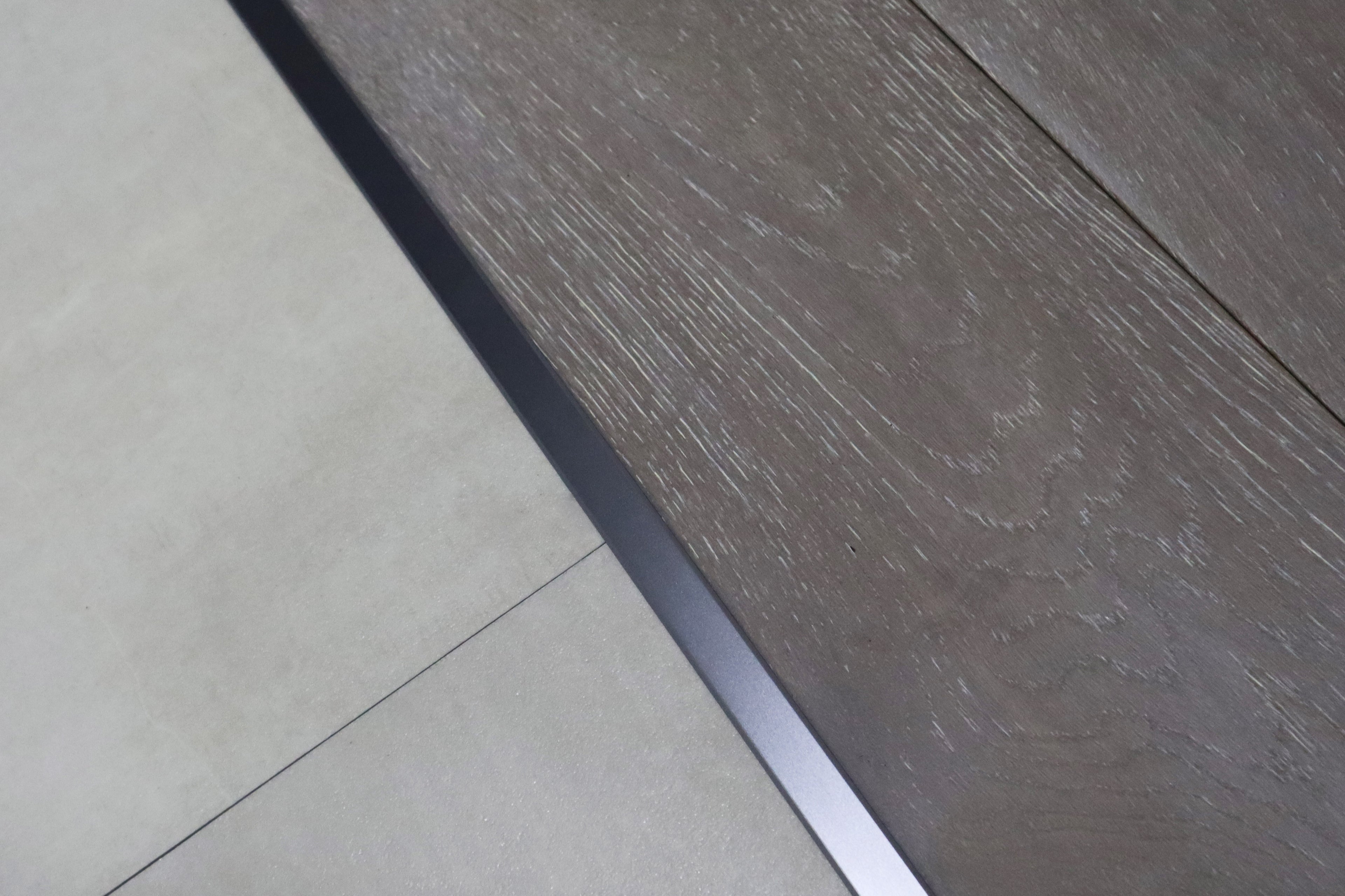 Grey Aluminium T Bar 0.9m x 20mm x8.5mm BT016