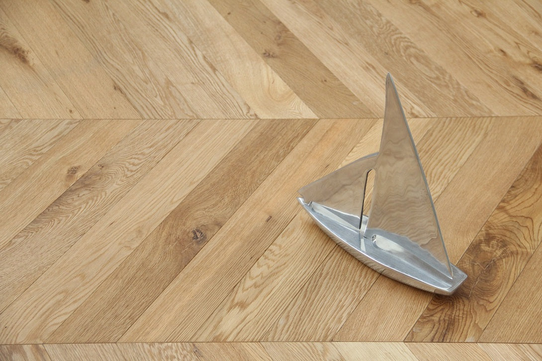 European Oak Brushed & UV Oiled Chevron Flooring 600x90x18/4mm BSR1802