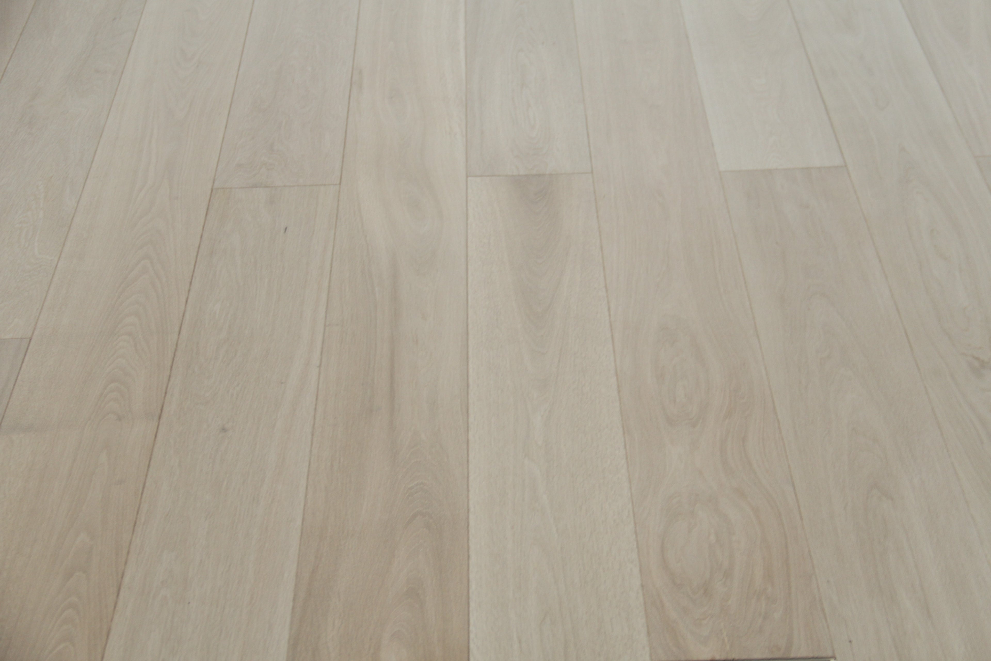 Prime Grade Unfinished European Oak 3-PLY Engineered Flooring BEO1597