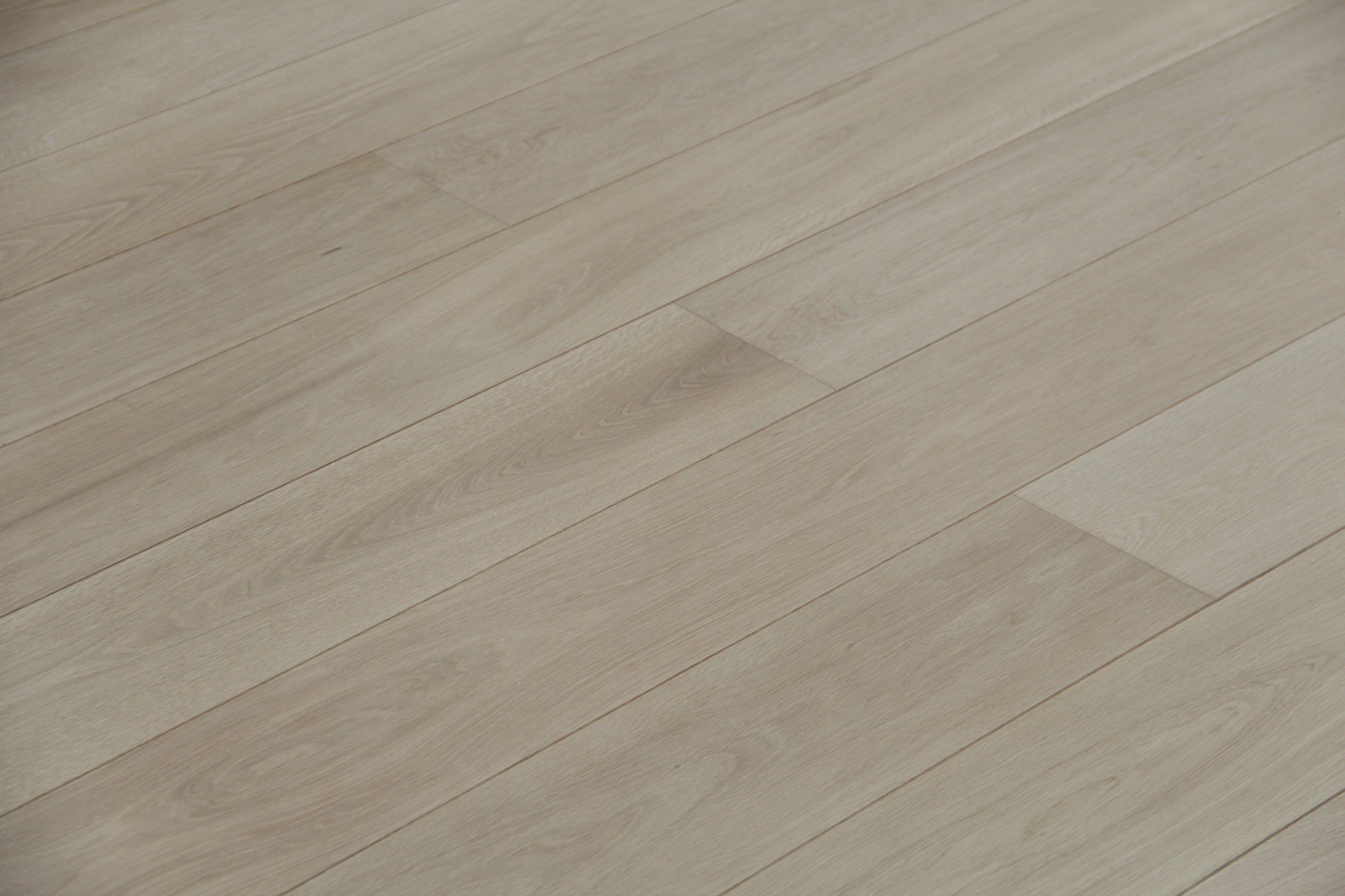 Prime Grade Unfinished European Oak 3-PLY Engineered Flooring BEO1597