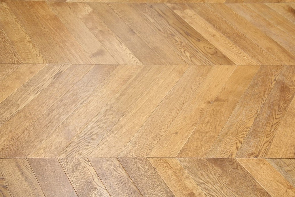 Golden Oak Chevron Engineered Flooring 600x90x18/4mm BSR1803